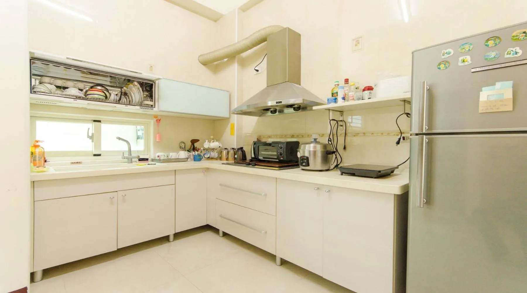 Communal kitchen in 相遇民宿Encounter Hostel - 證號 2153-附車位-English welcome