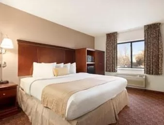 King Studio Suite - Non-Smoking in Baymont by Wyndham Sioux Falls