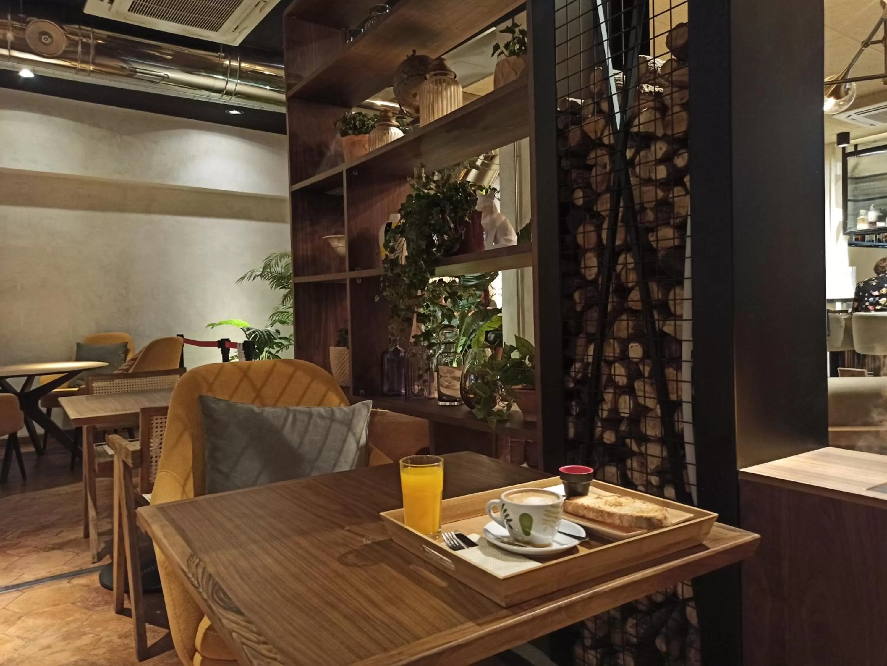 Restaurant/places to eat in ARVA Spa París