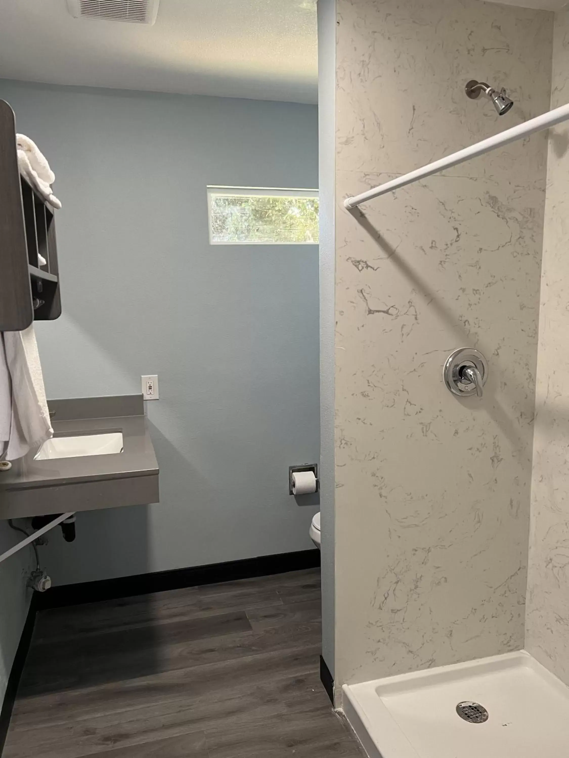 Shower, Bathroom in Travel Inn Gilroy