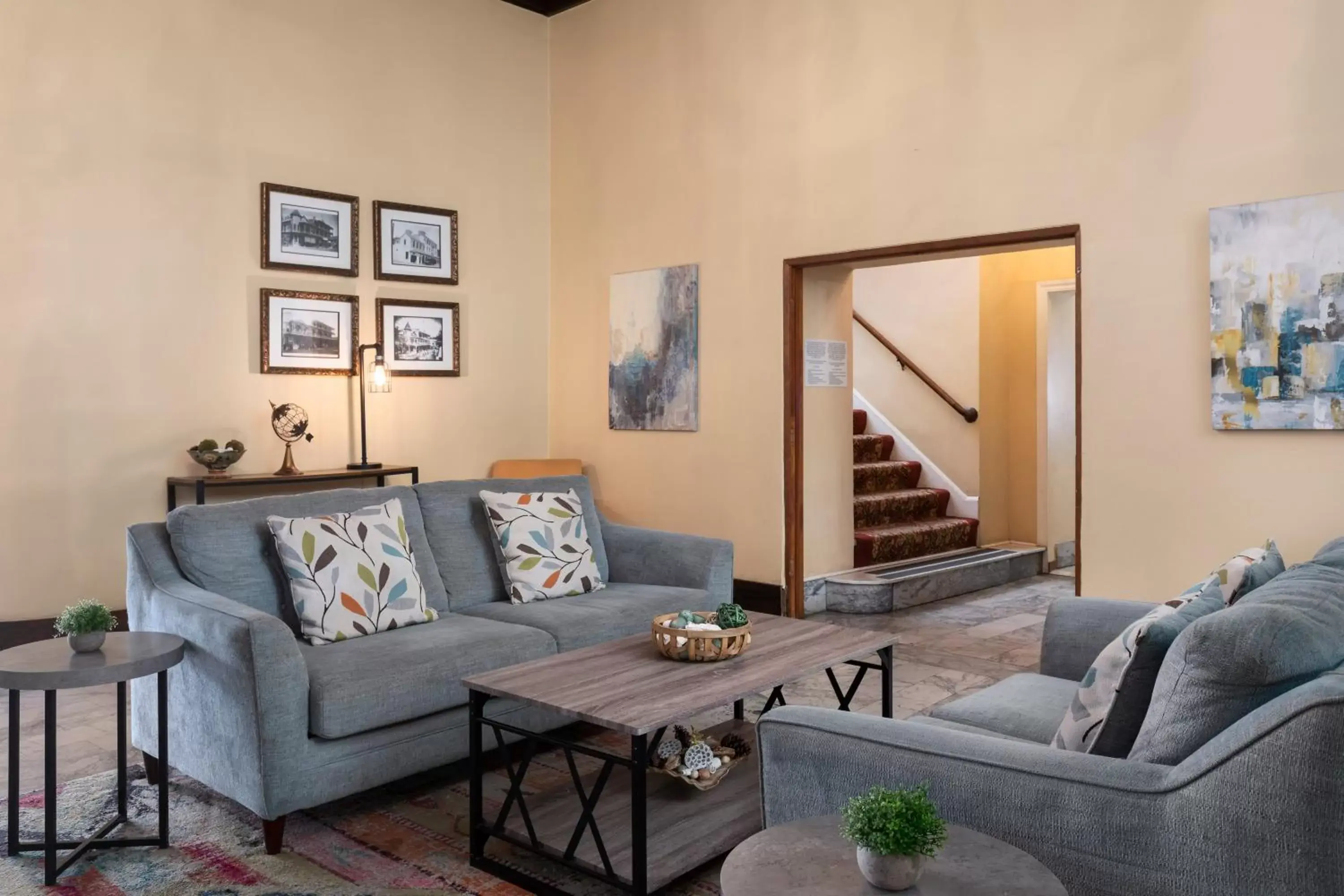 Lobby or reception, Seating Area in Historic Sonora Inn