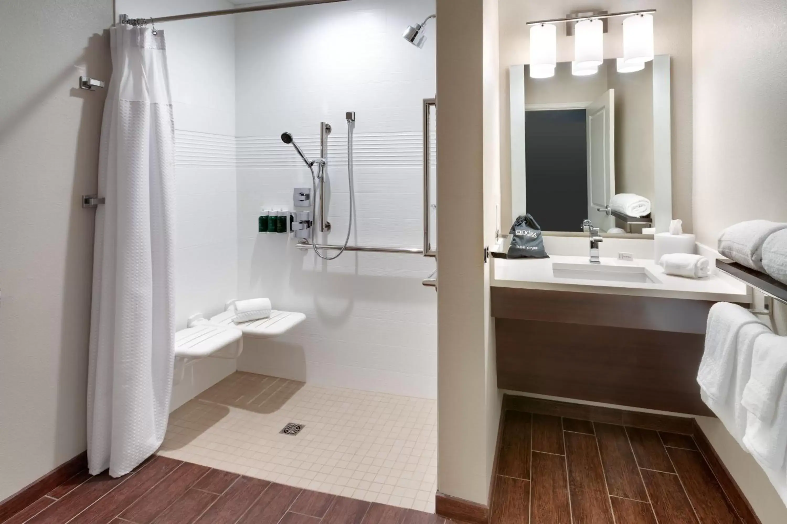 Bathroom in TownePlace Suites by Marriott Clovis