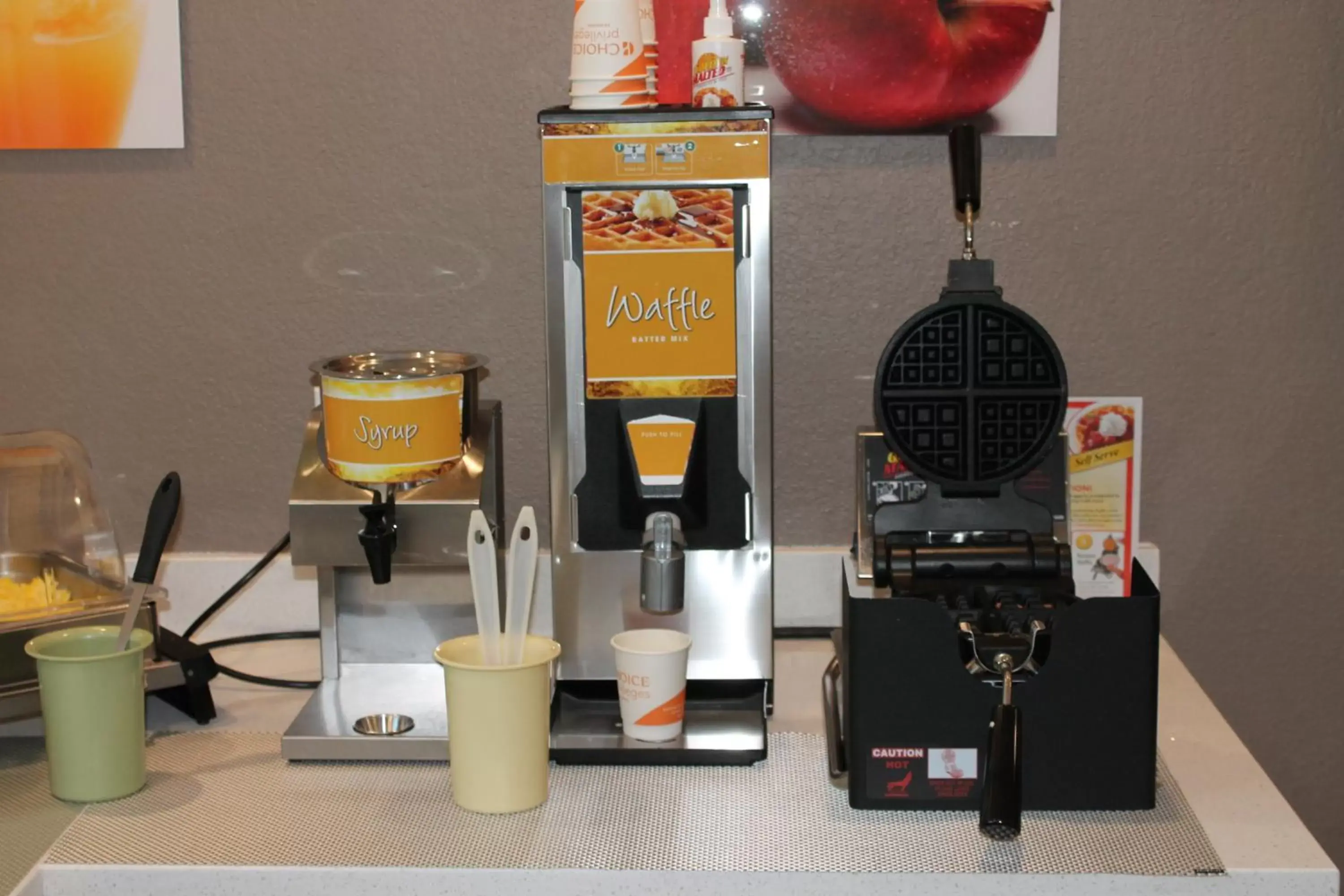 American breakfast in Quality Inn & Suites Port Arthur - Nederland American breakfast in Quality Inn & Suites Port Arthur - Nederland