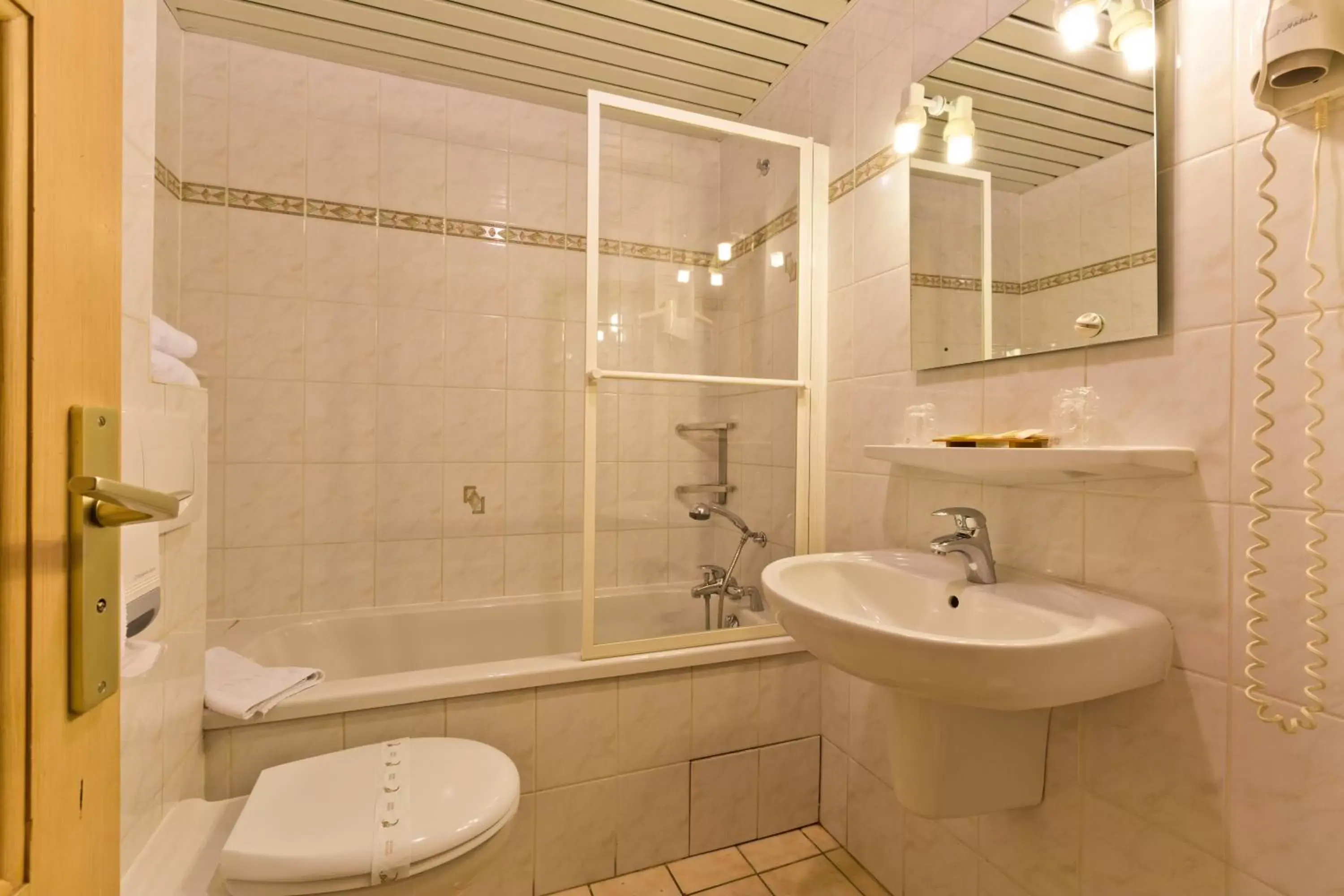 Bathroom in Hotel La Montagne