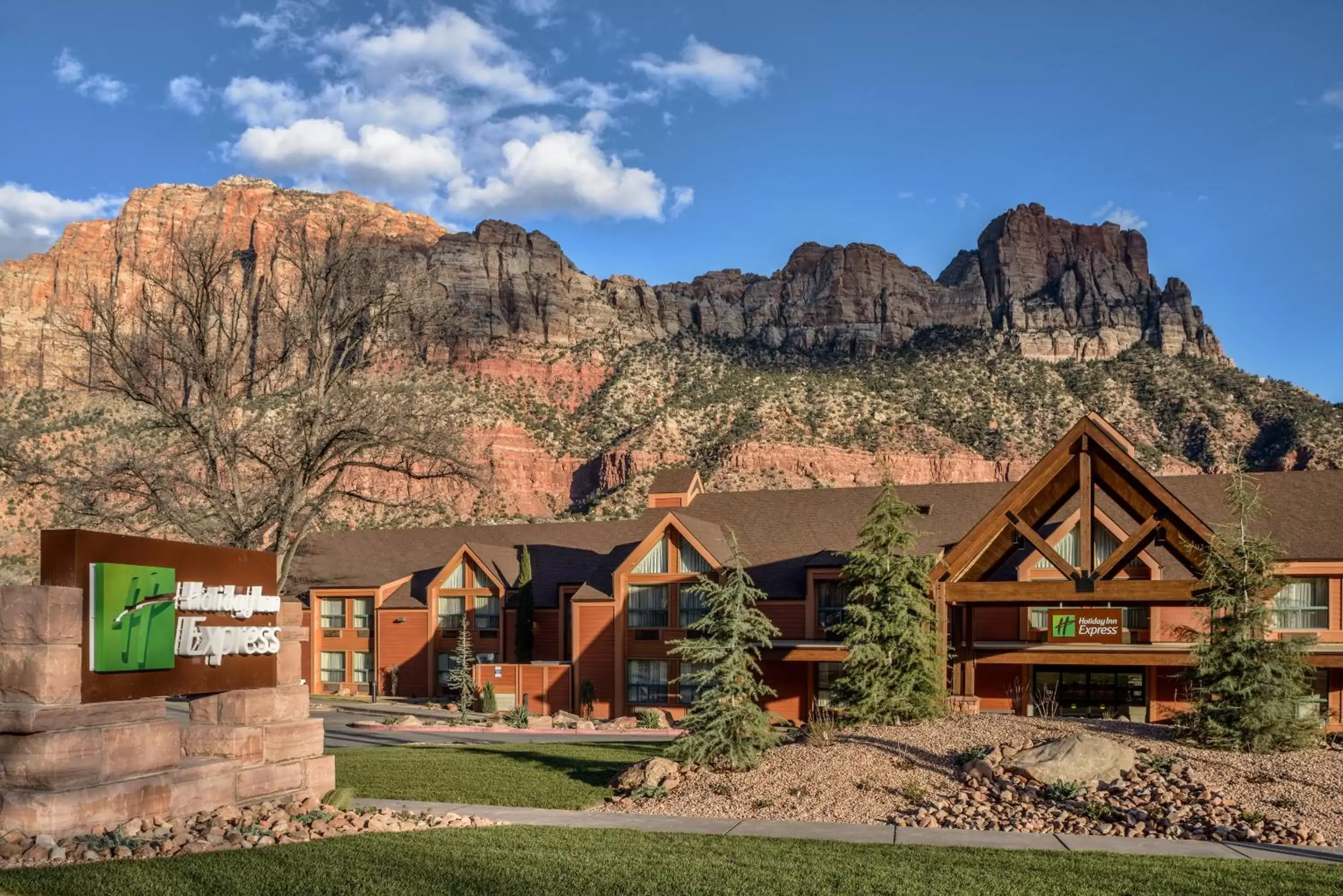 Property Building in Holiday Inn Express Springdale - Zion National Park Area, an IHG Hotel