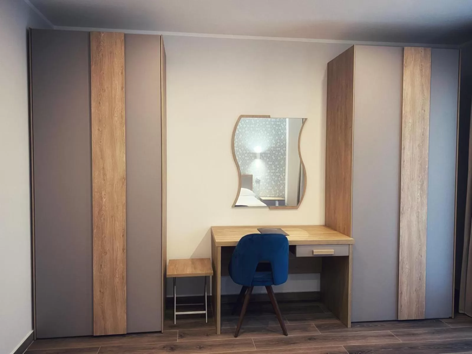 TV/Entertainment Center in Lumarooms B&B