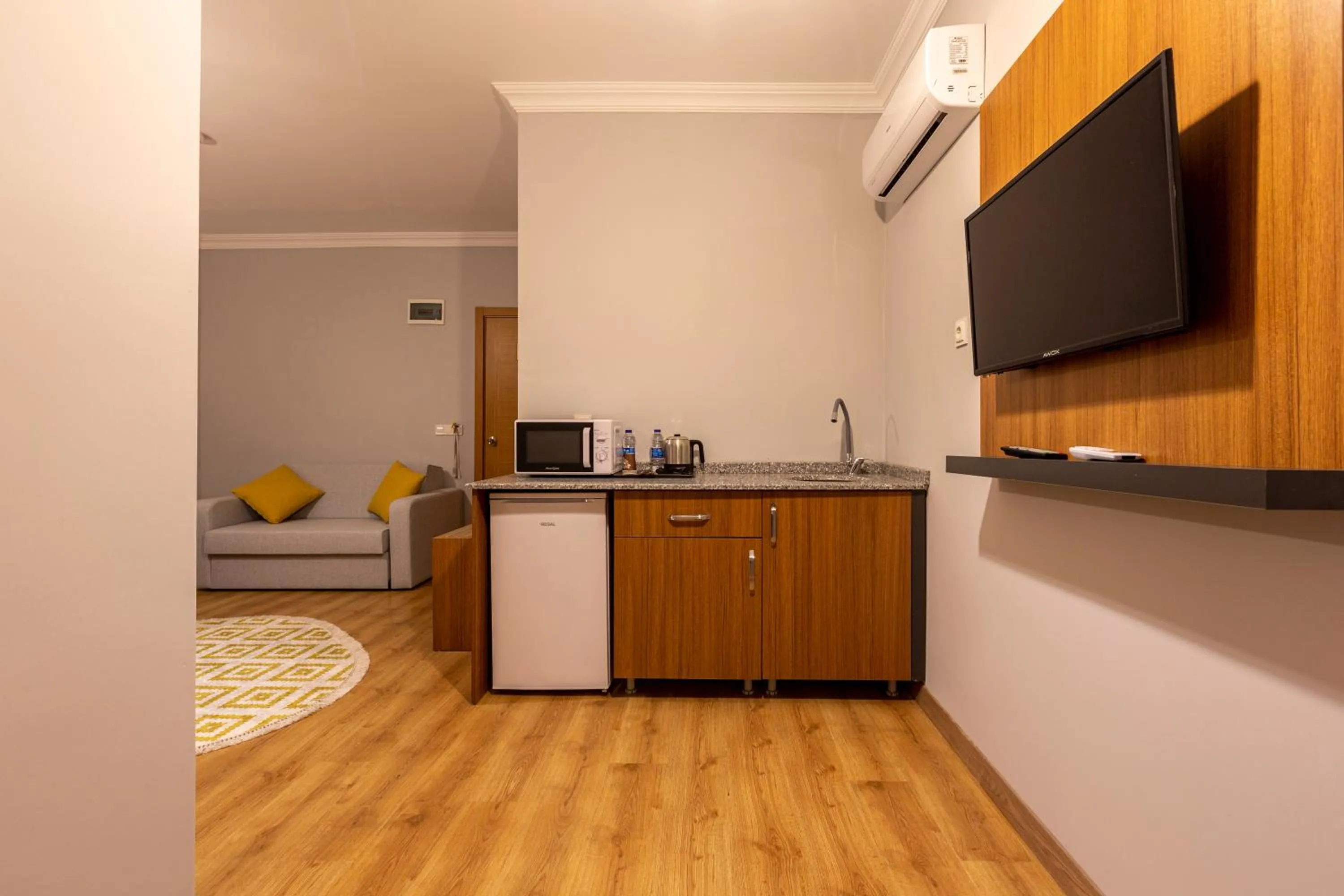 Photo of the whole room in Antalya Business Hotel