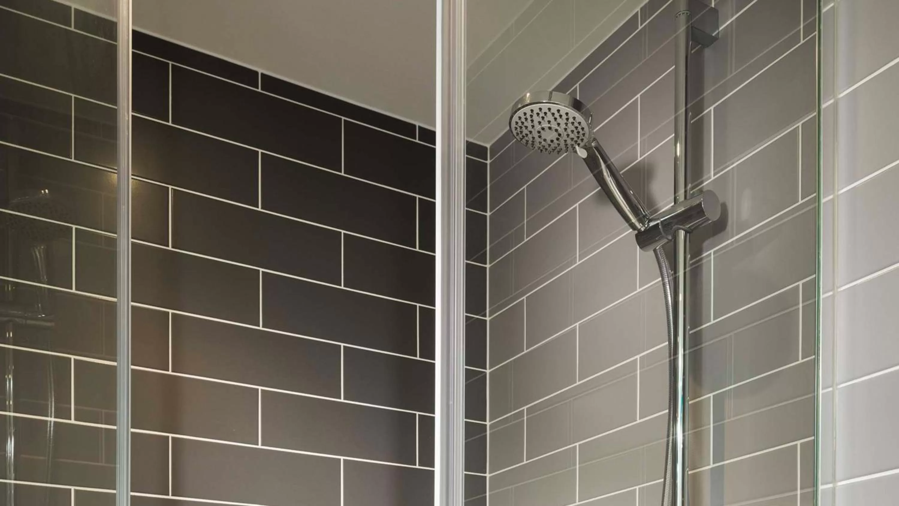 Bathroom in Holiday Inn Express - Manchester - TRAFFORDCITY by IHG