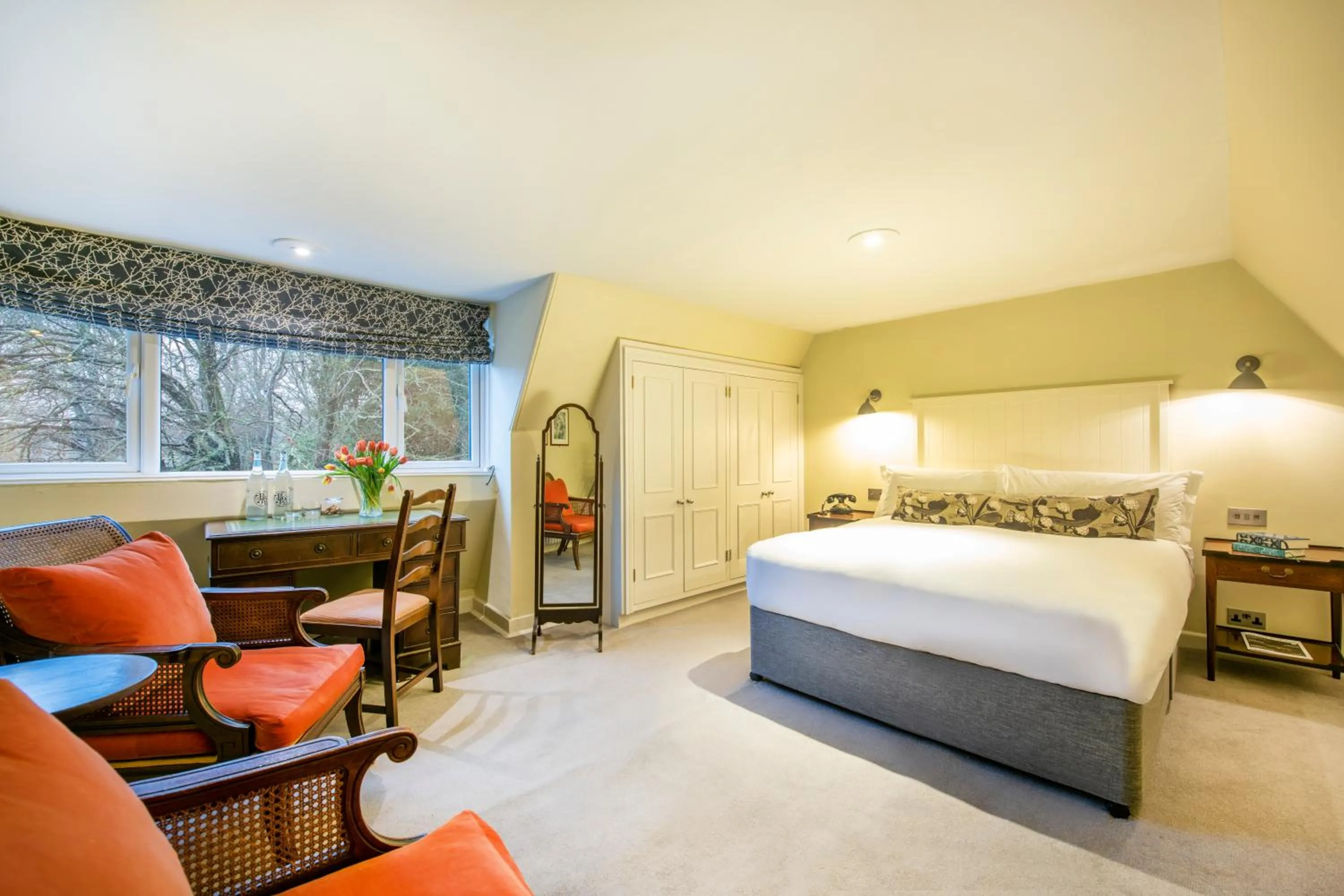 Bedroom, Bed in Burley Manor