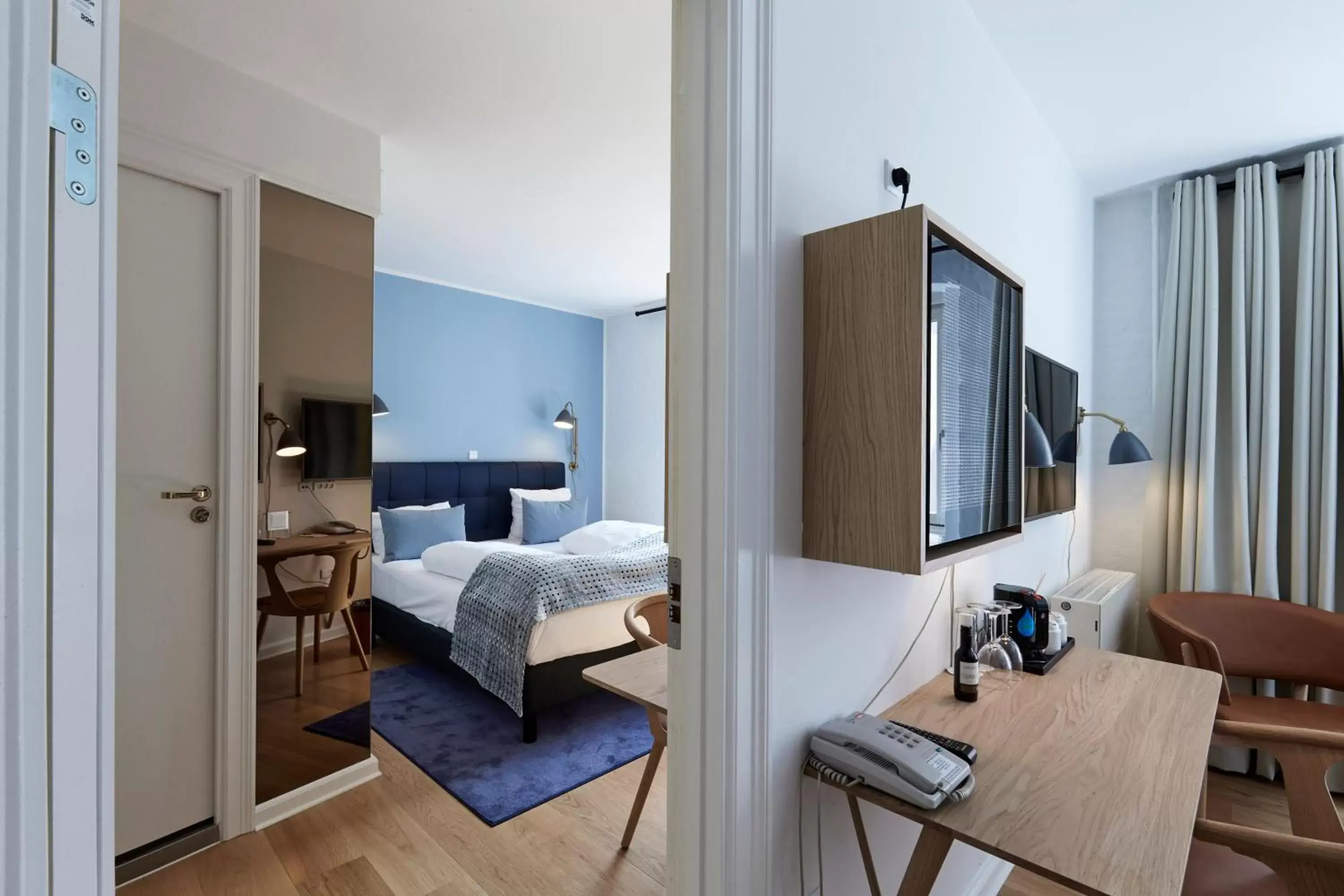 Photo of the whole room, Bed in Copenhagen Strand