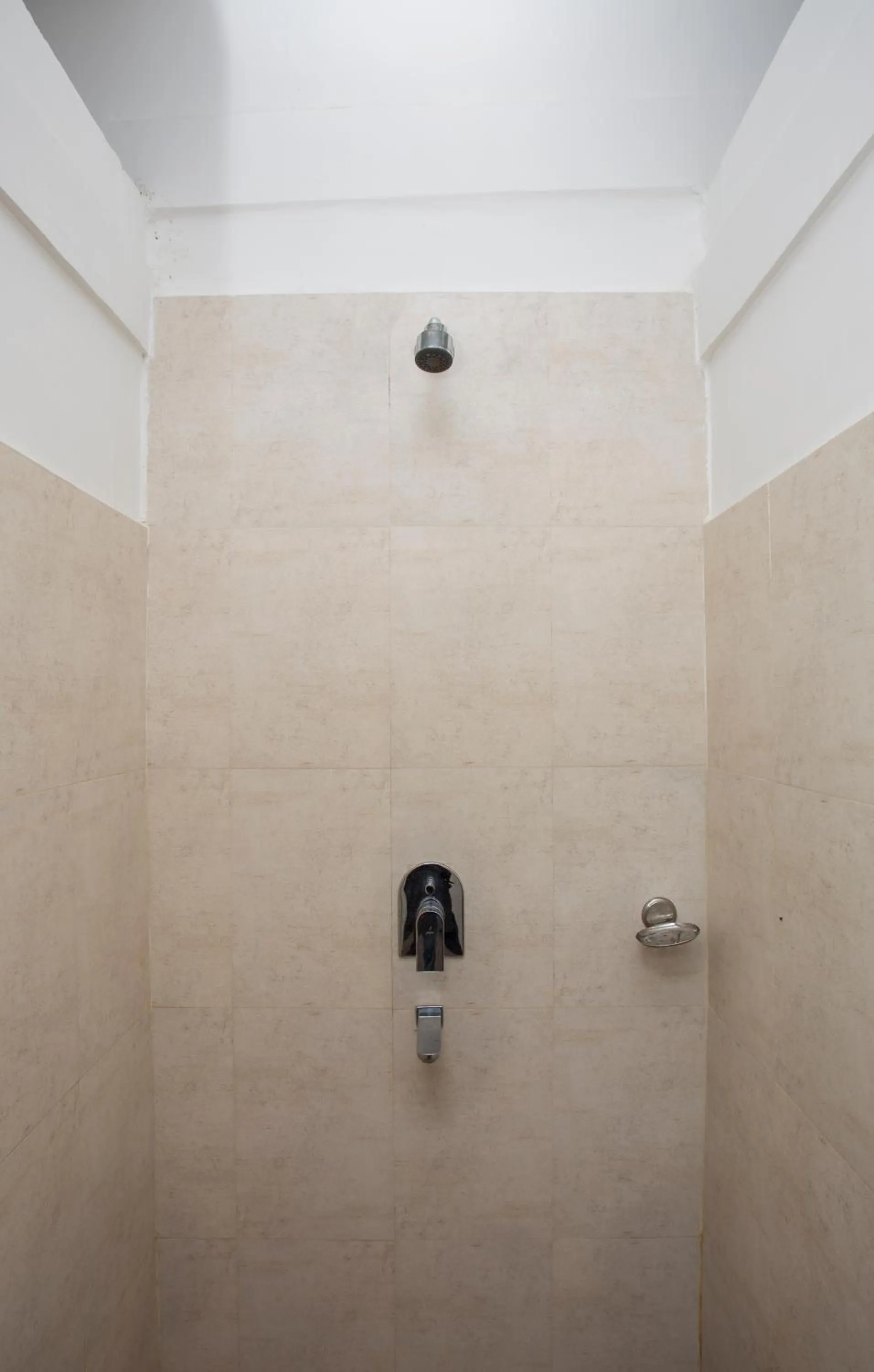 Shower in Yakety Yak Hostel