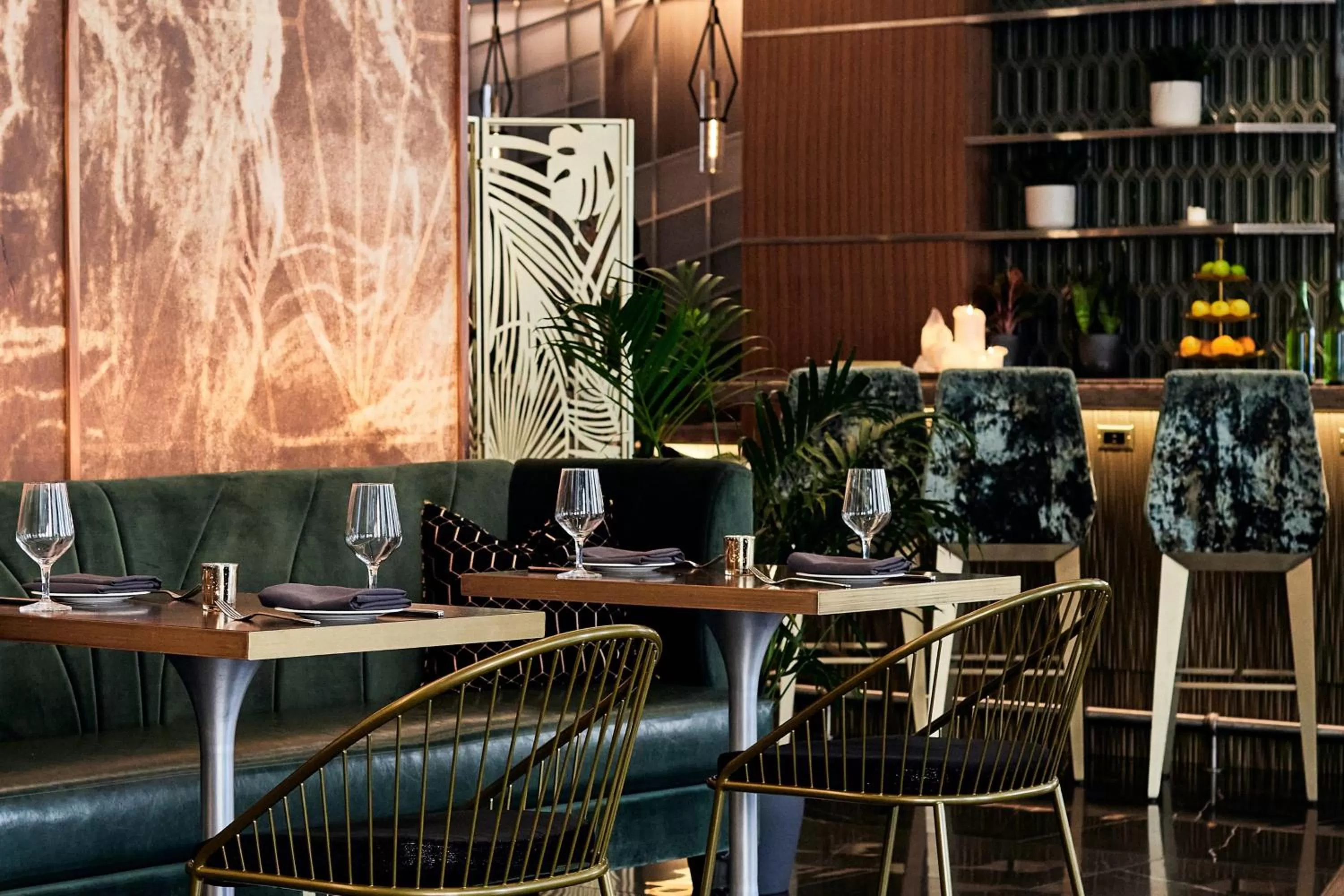 Lounge or bar in Rand Tower Hotel, Minneapolis, a Tribute Portfolio Hotel