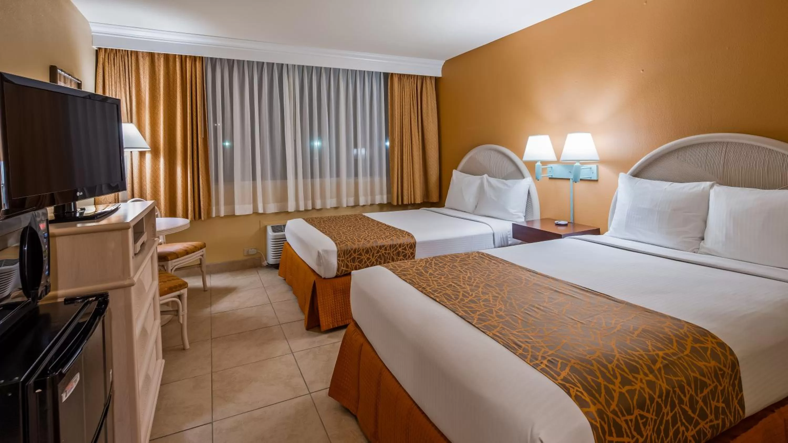 Pets, Bed in Airport Honolulu Hotel, Trademark Collection by Wyndham