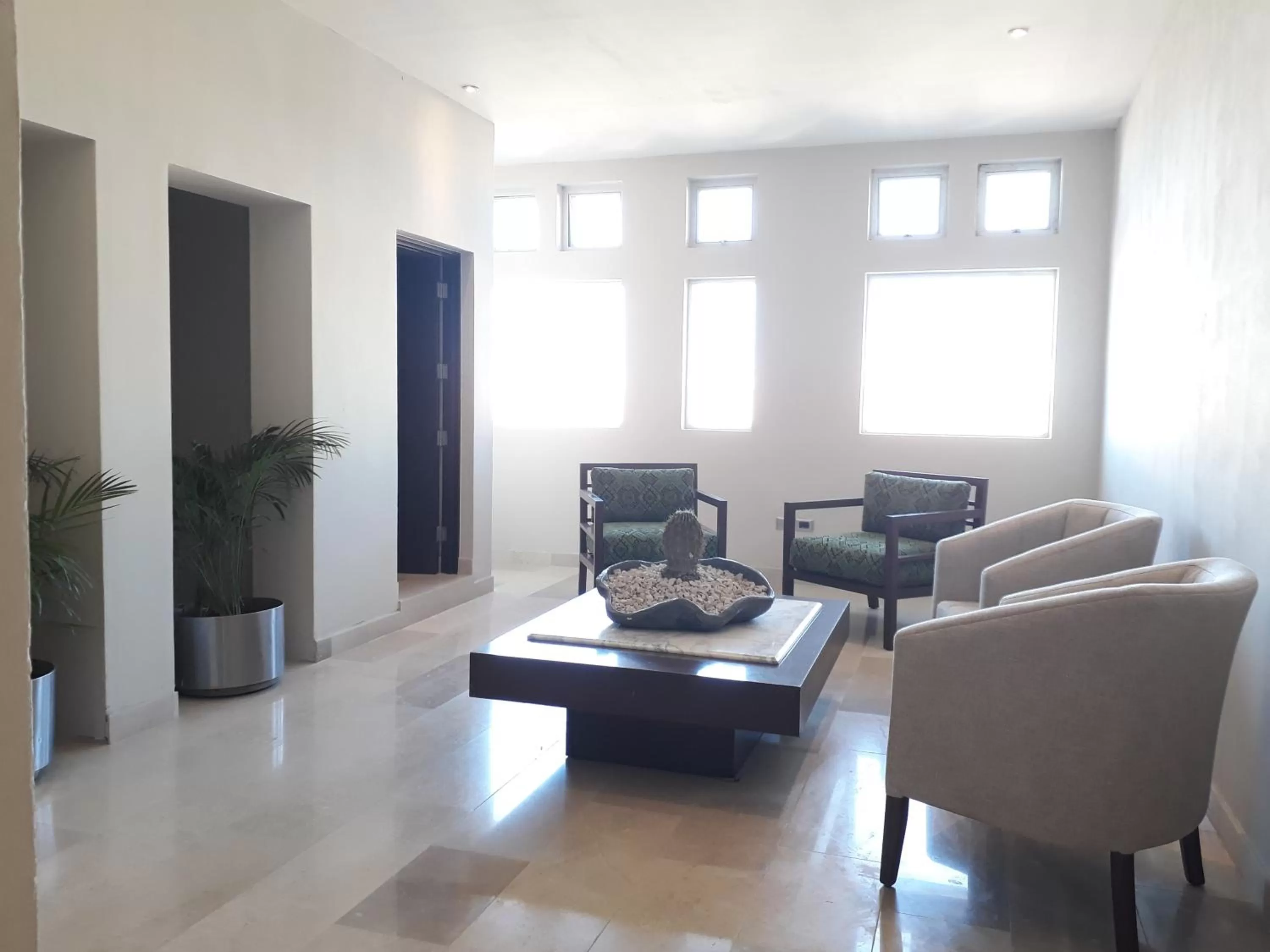 Seating area in Seven Crown La Paz Malecon