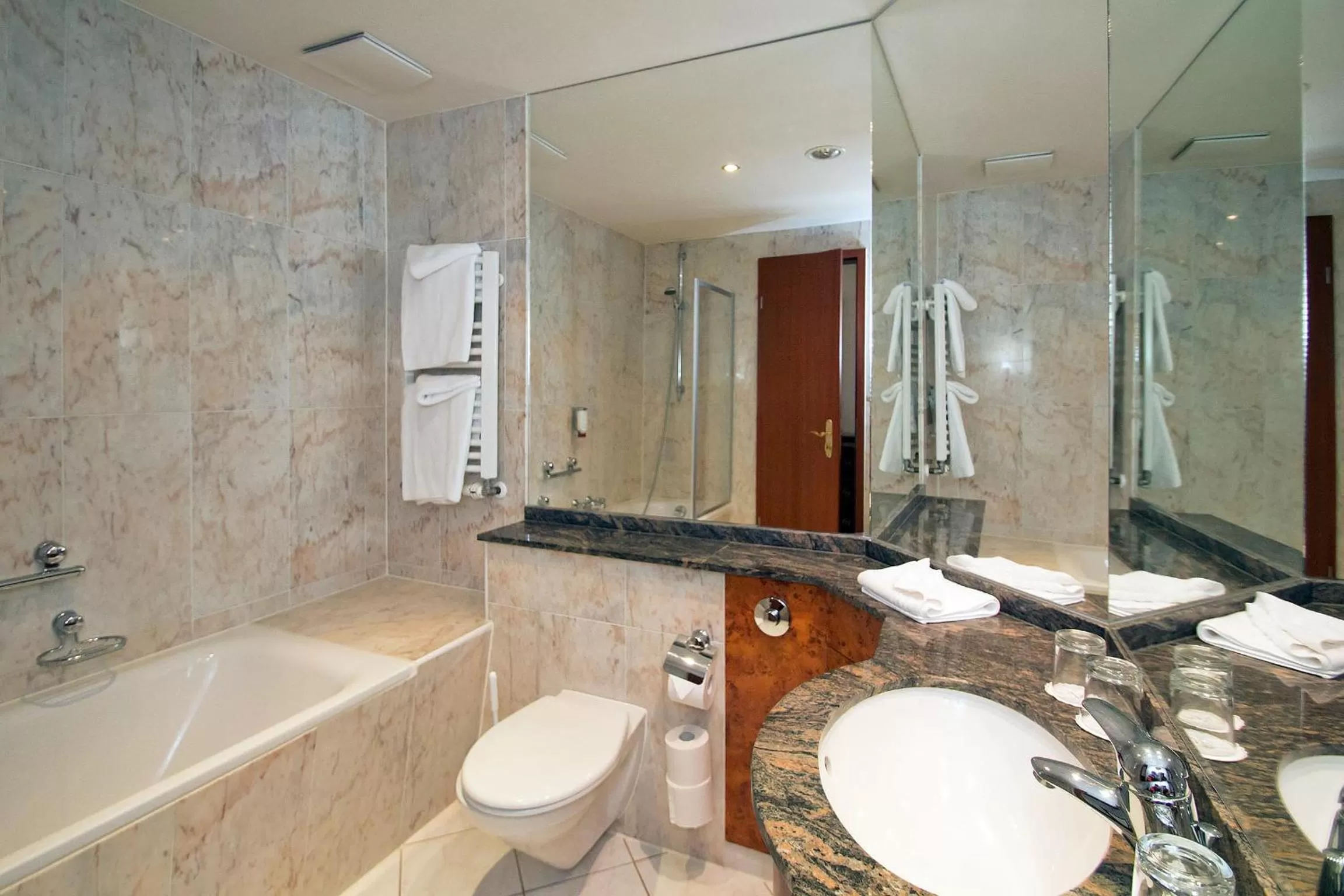 Bathroom in SEETELHOTEL Ostseeresidenz Ahlbeck