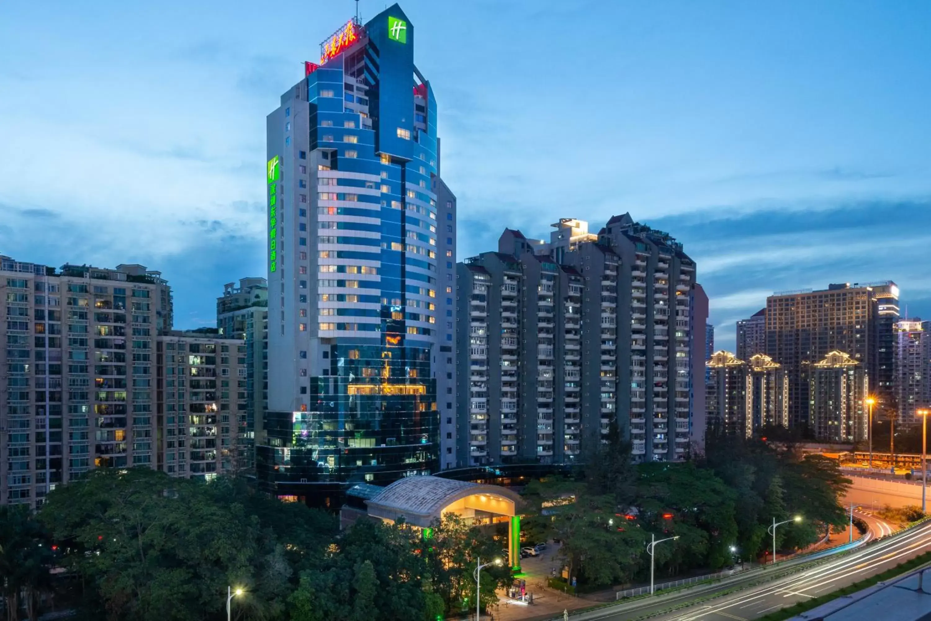 Property building in Holiday Inn Shenzhen Donghua, an IHG Hotel