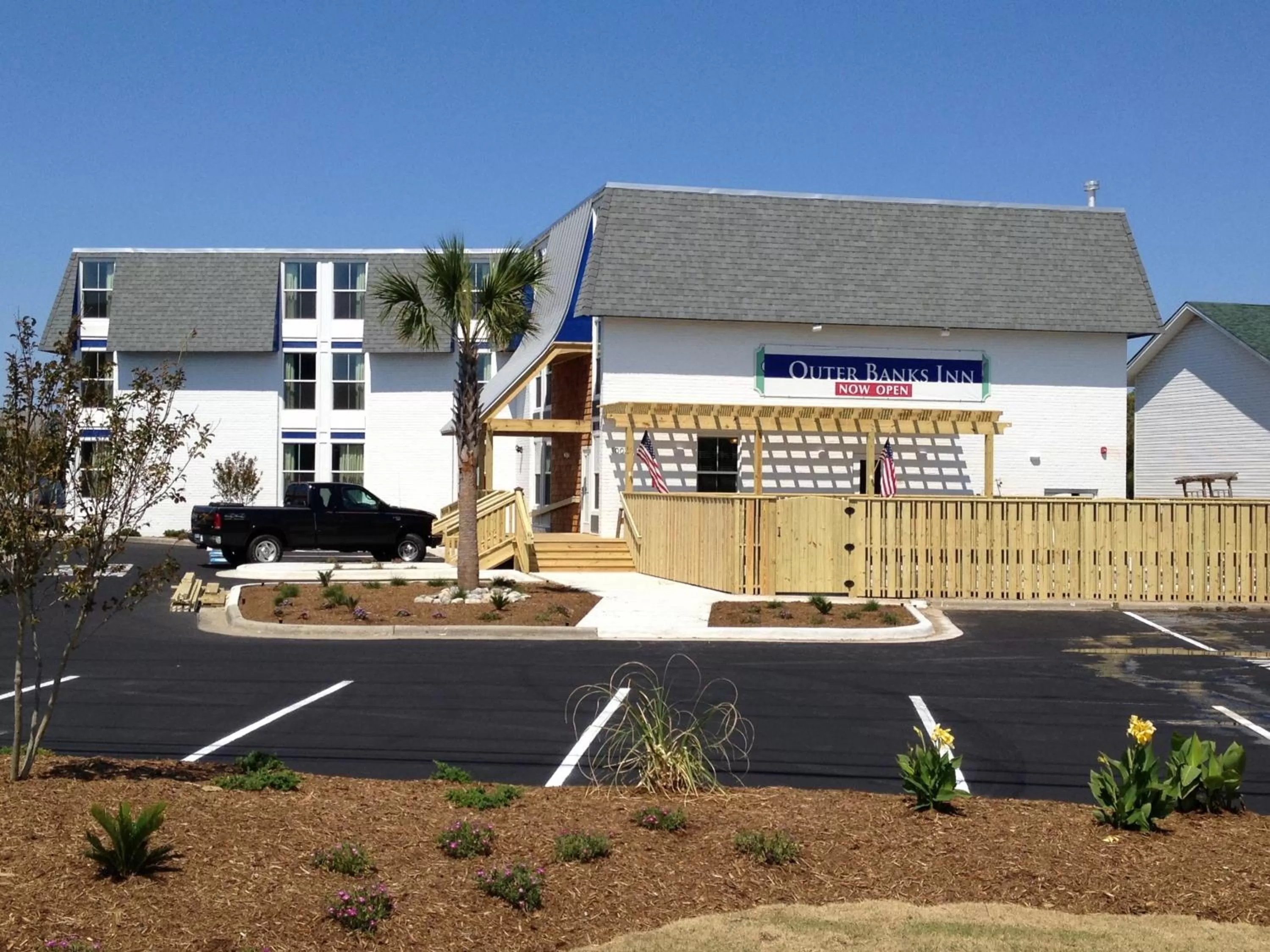 Facade/entrance, Property Building in Outer Banks Inn