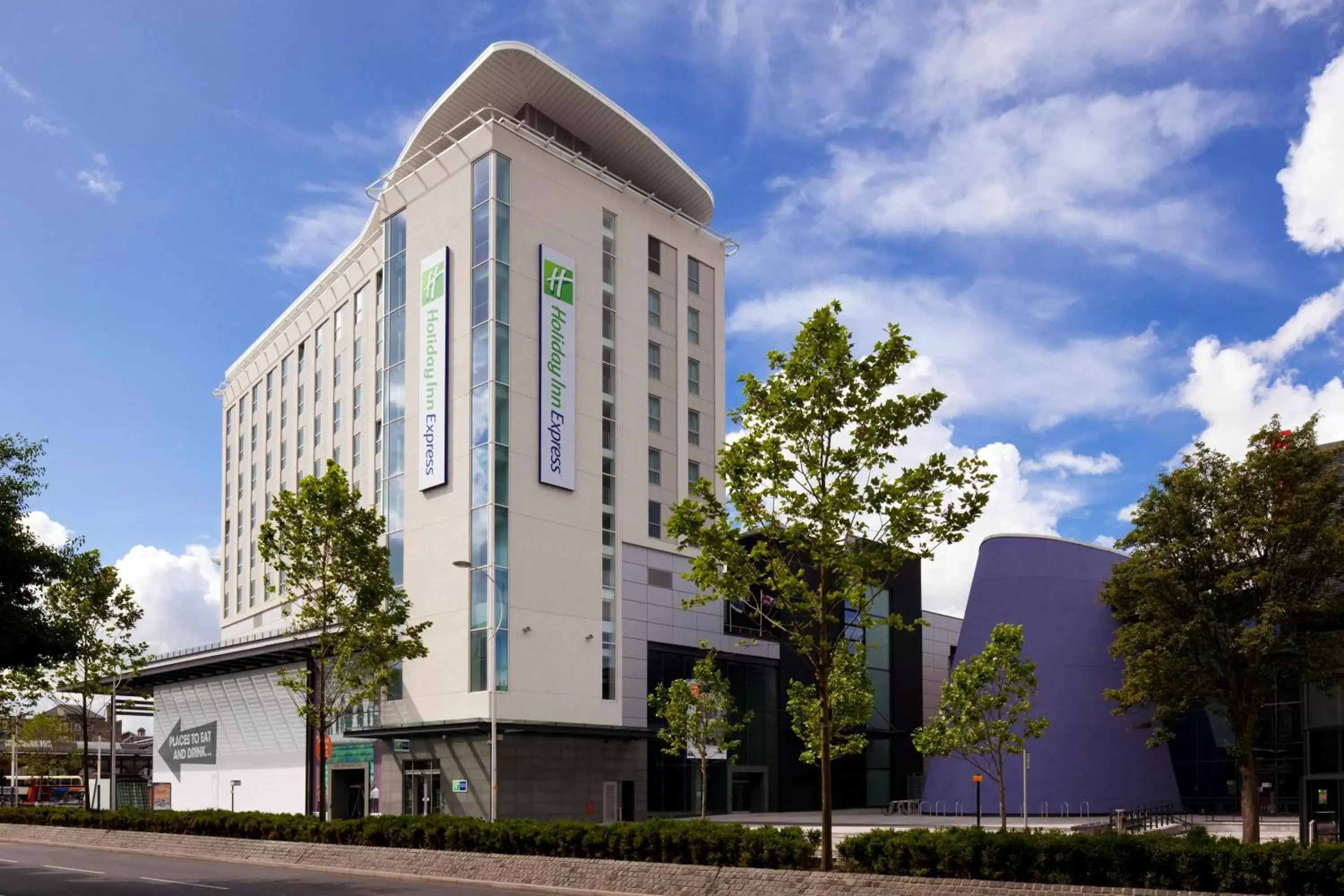 Property Building in Holiday Inn Express Hull City Centre, an IHG Hotel
