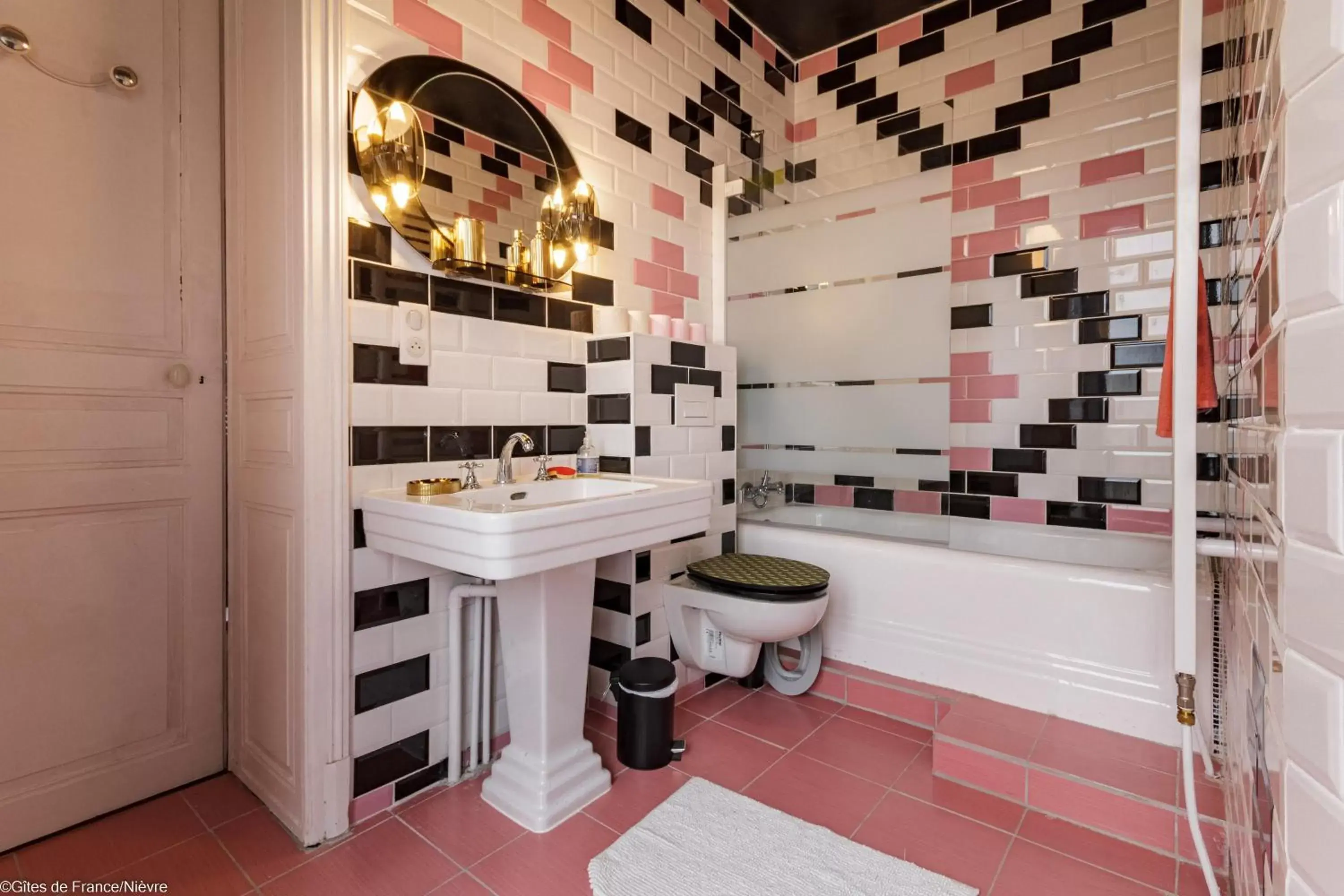 Bathroom in Bonjour Guesthouse