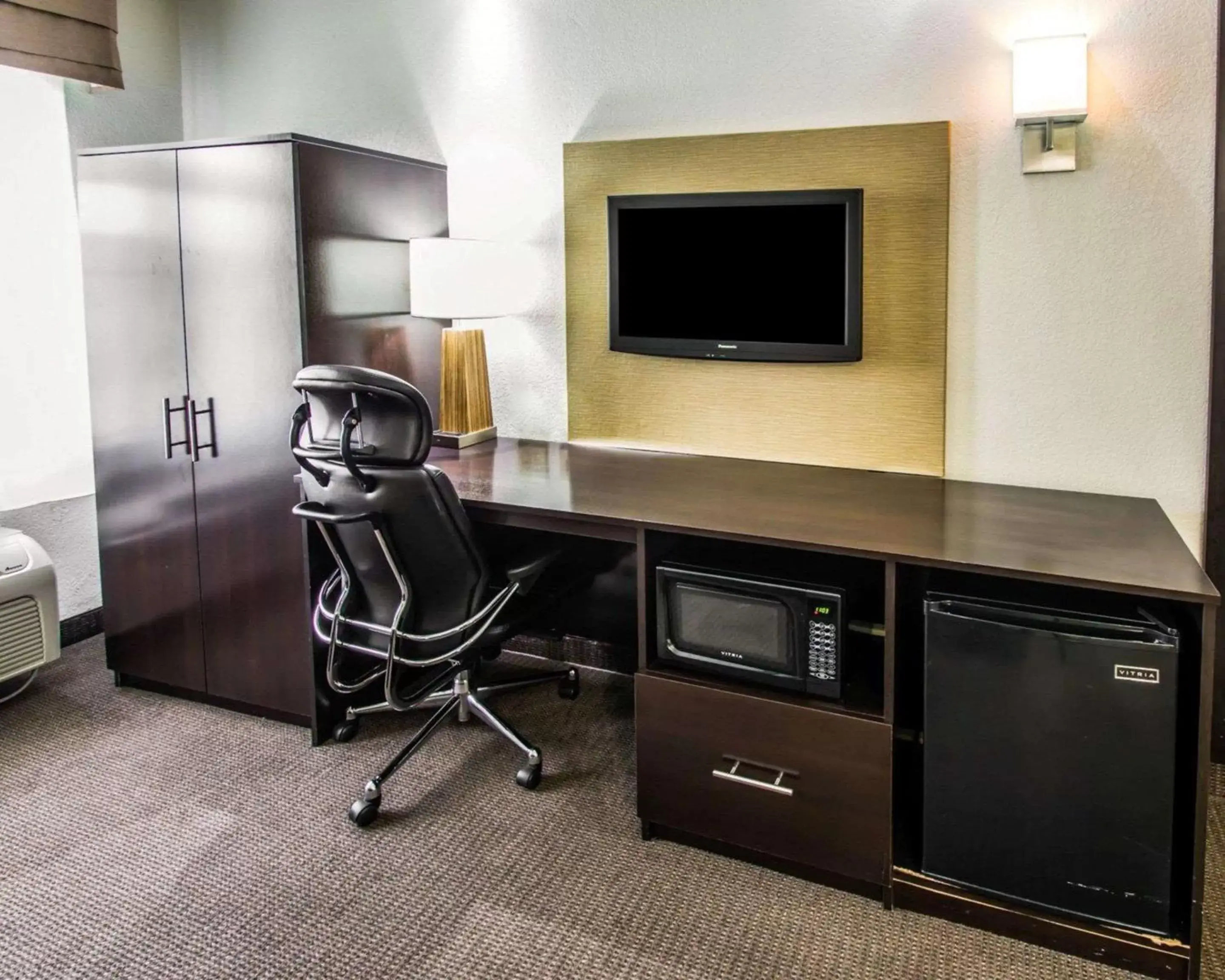 Photo of the whole room, TV/Entertainment Center in Sleep Inn Fort Pierce I-95