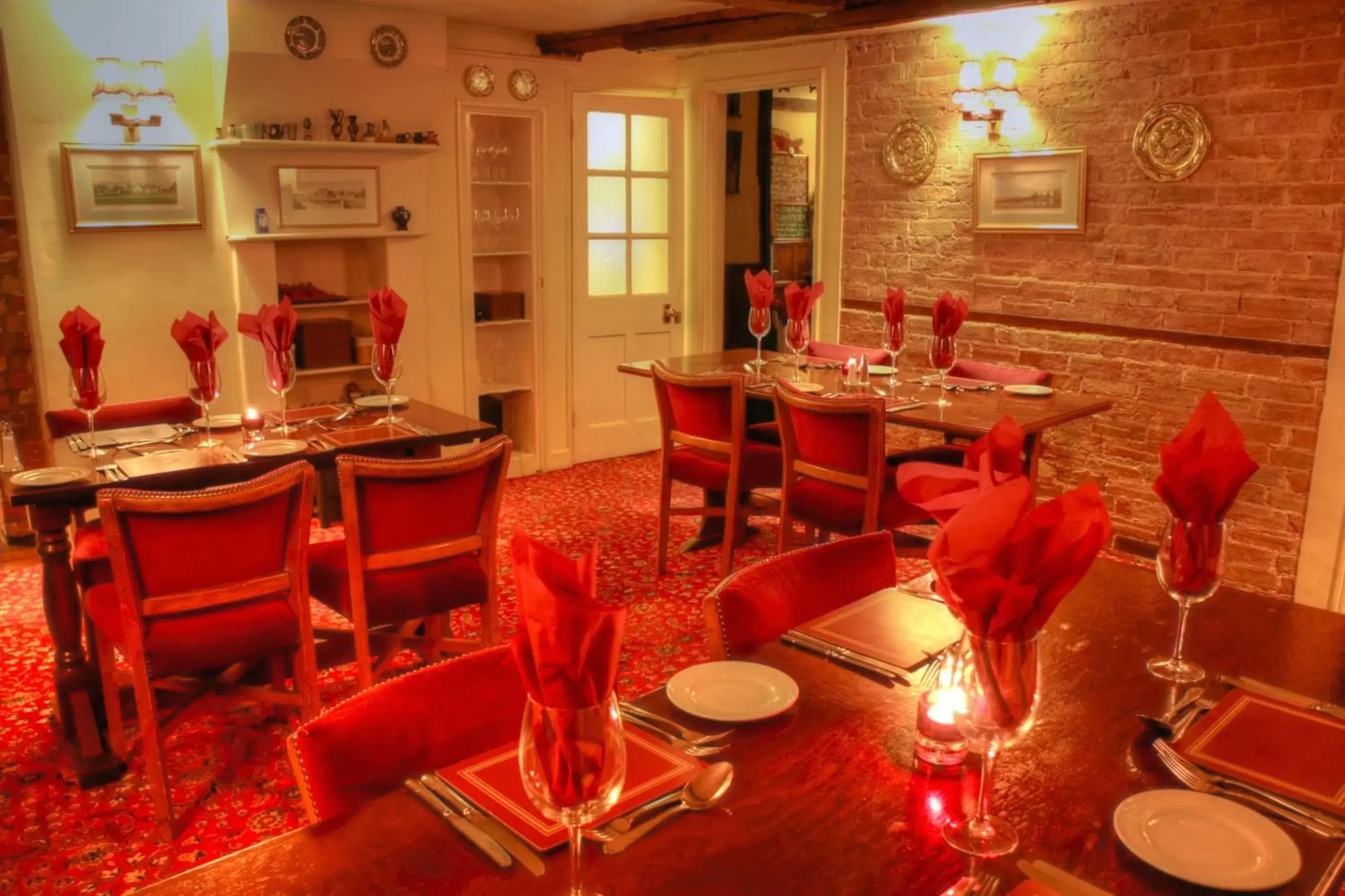 Restaurant/Places to Eat in Kings Arms Hotel