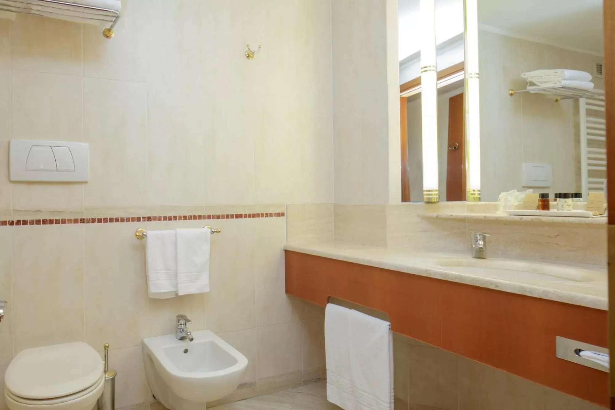 Double or Twin Room with Pool Access - single occupancy in Galzignano Resort Terme & Golf - Hotel Sporting Double or Twin Room with Pool Access - single occupancy in Galzignano Resort Terme & Golf - Hotel Sporting