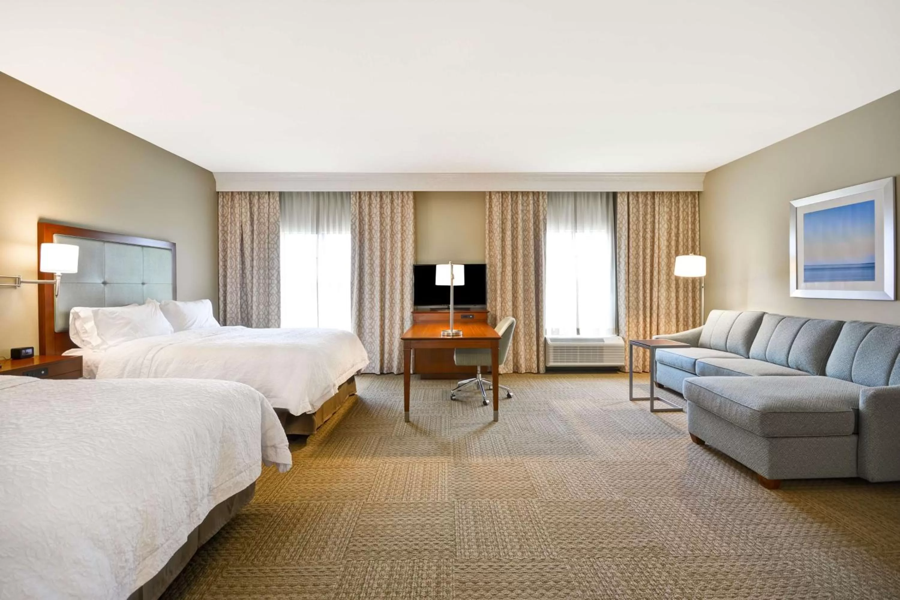 Bedroom, Bed in Hampton Inn & Suites Charleston Airport