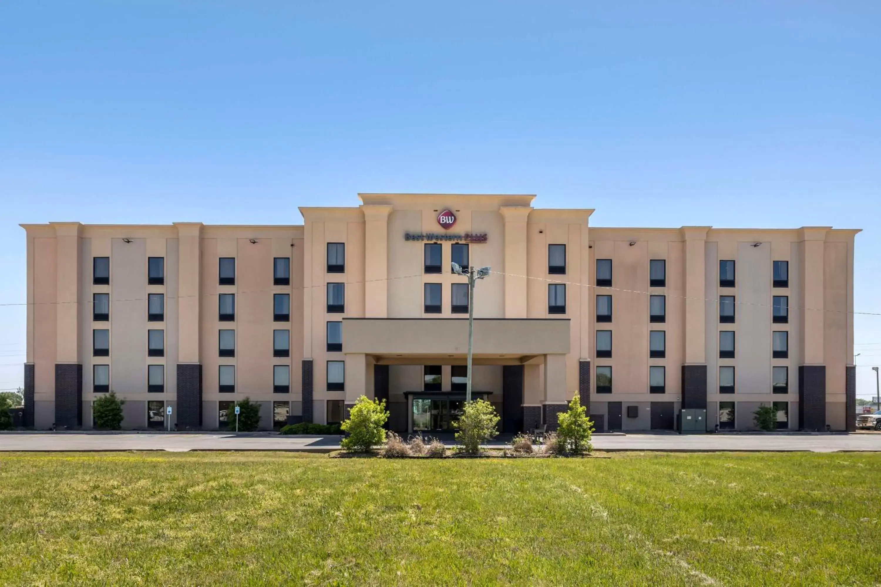 Property Building in Best Western Plus Jonesboro Inn & Suites