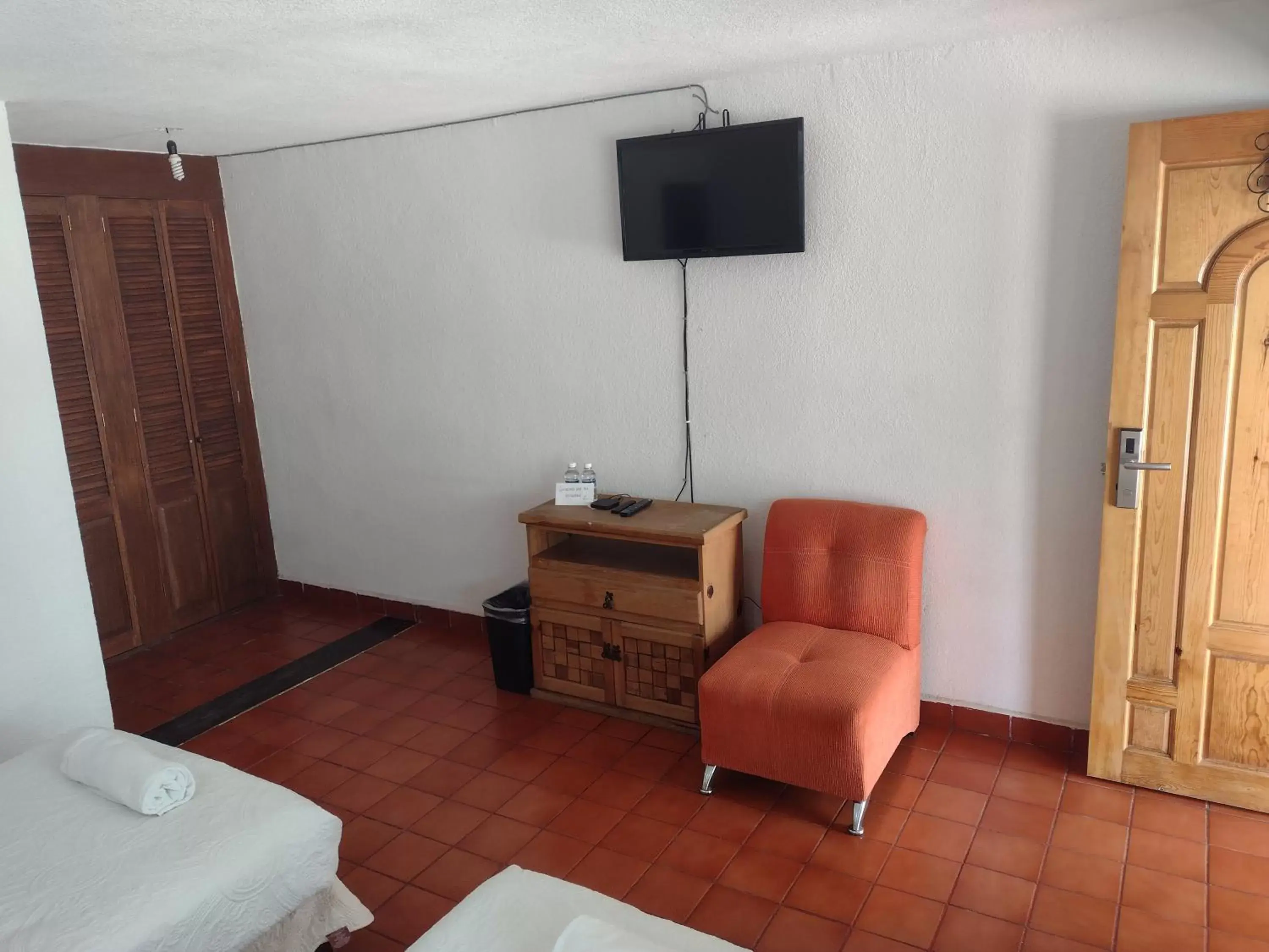 TV and multimedia, TV/Entertainment Center in Hotel Leyenda del Tepozteco