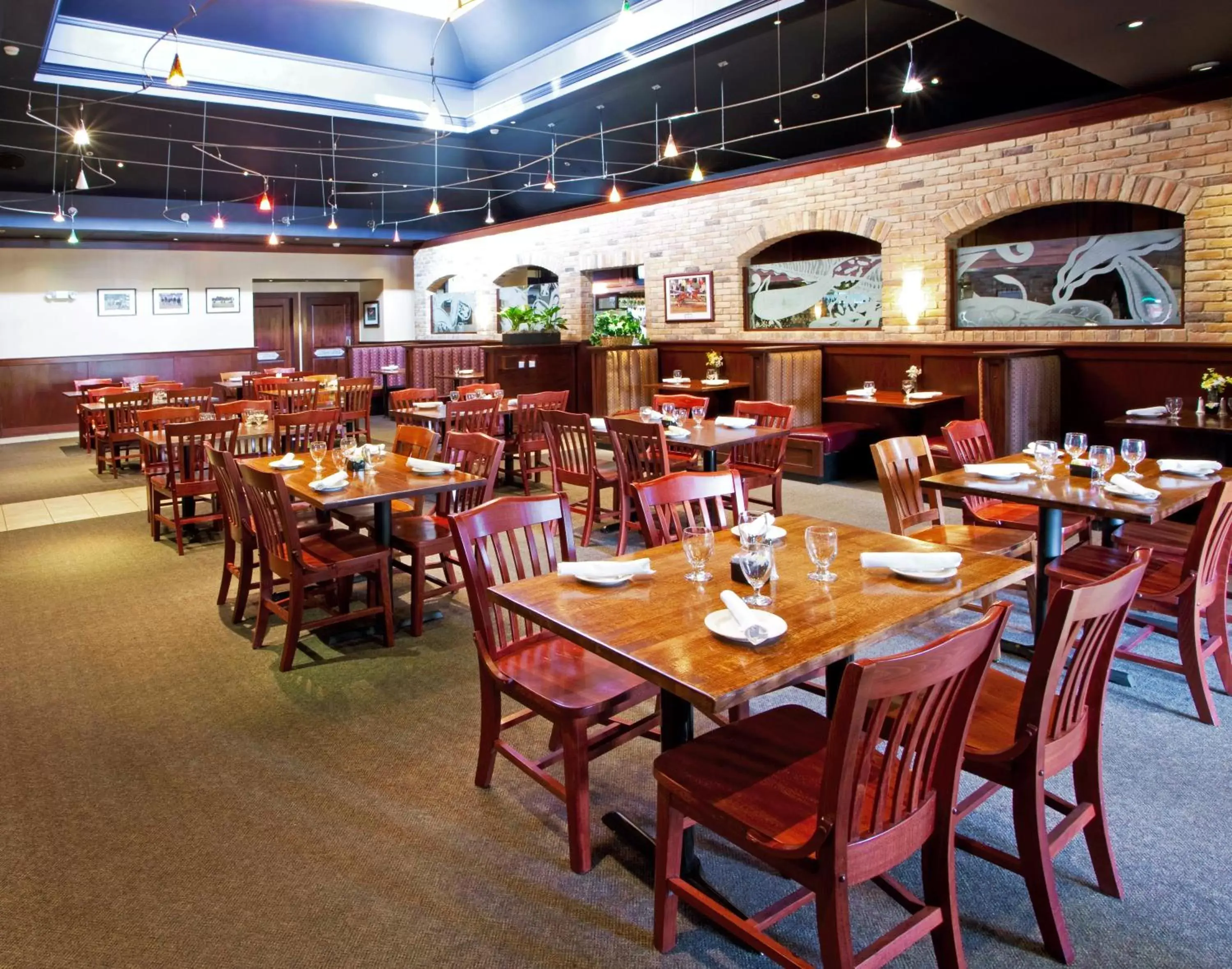 Restaurant/Places to Eat in Holiday Inn Chantilly-Dulles Expo Airport, an IHG Hotel