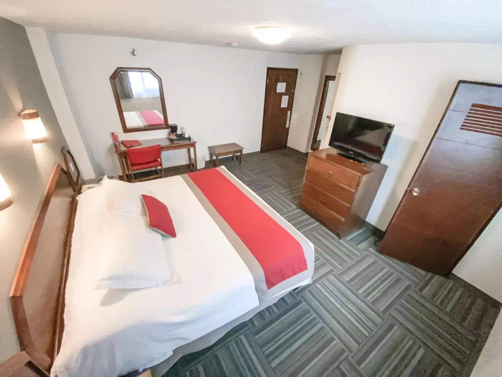 Bedroom, Bed in Ramada Plaza by Wyndham Leon Bedroom, Bed in Ramada Plaza by Wyndham Leon