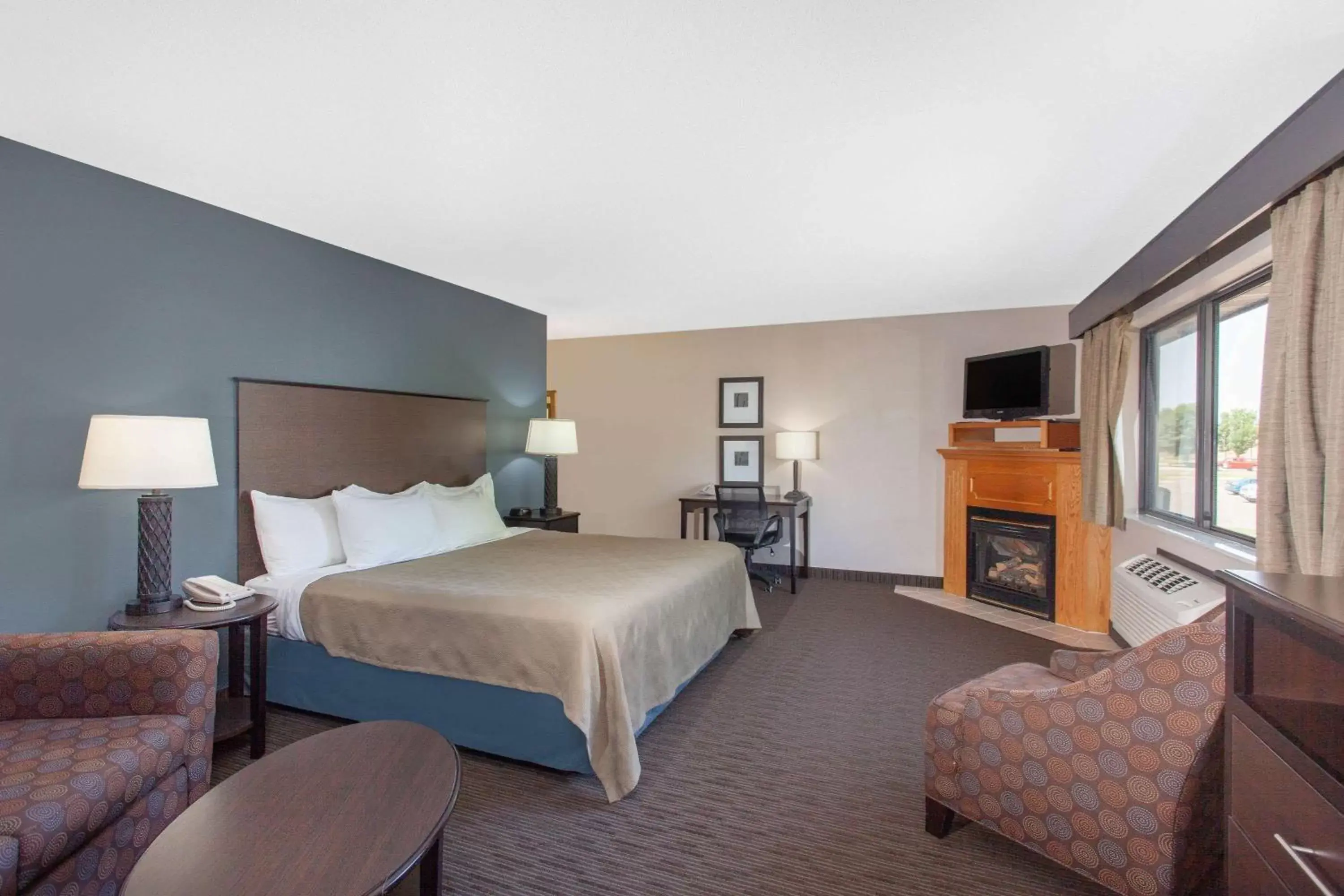 Photo of the whole room, Bed in AmericInn by Wyndham North Branch