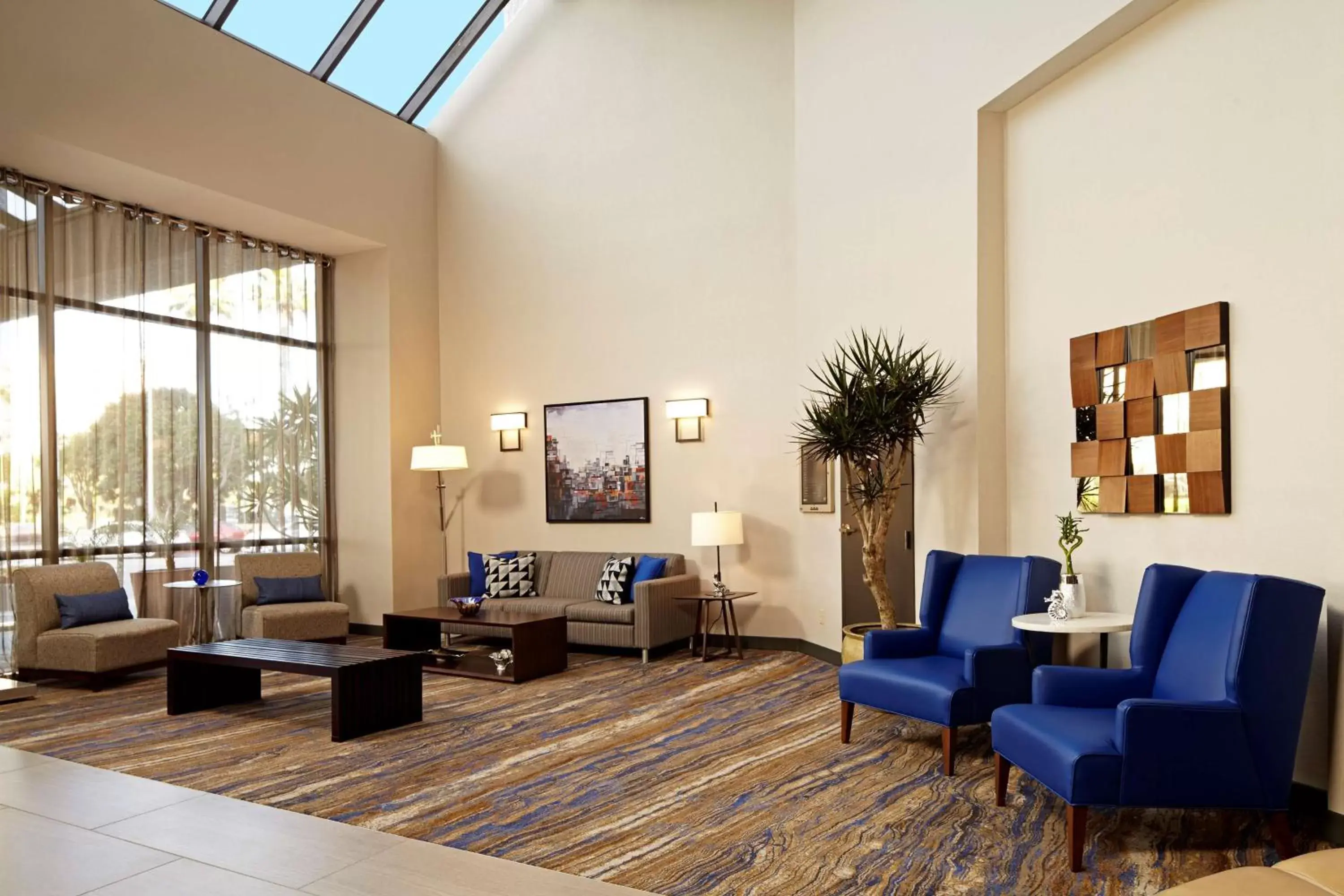 Lobby or reception, Seating Area in Embassy Suites Los Angeles - International Airport/North