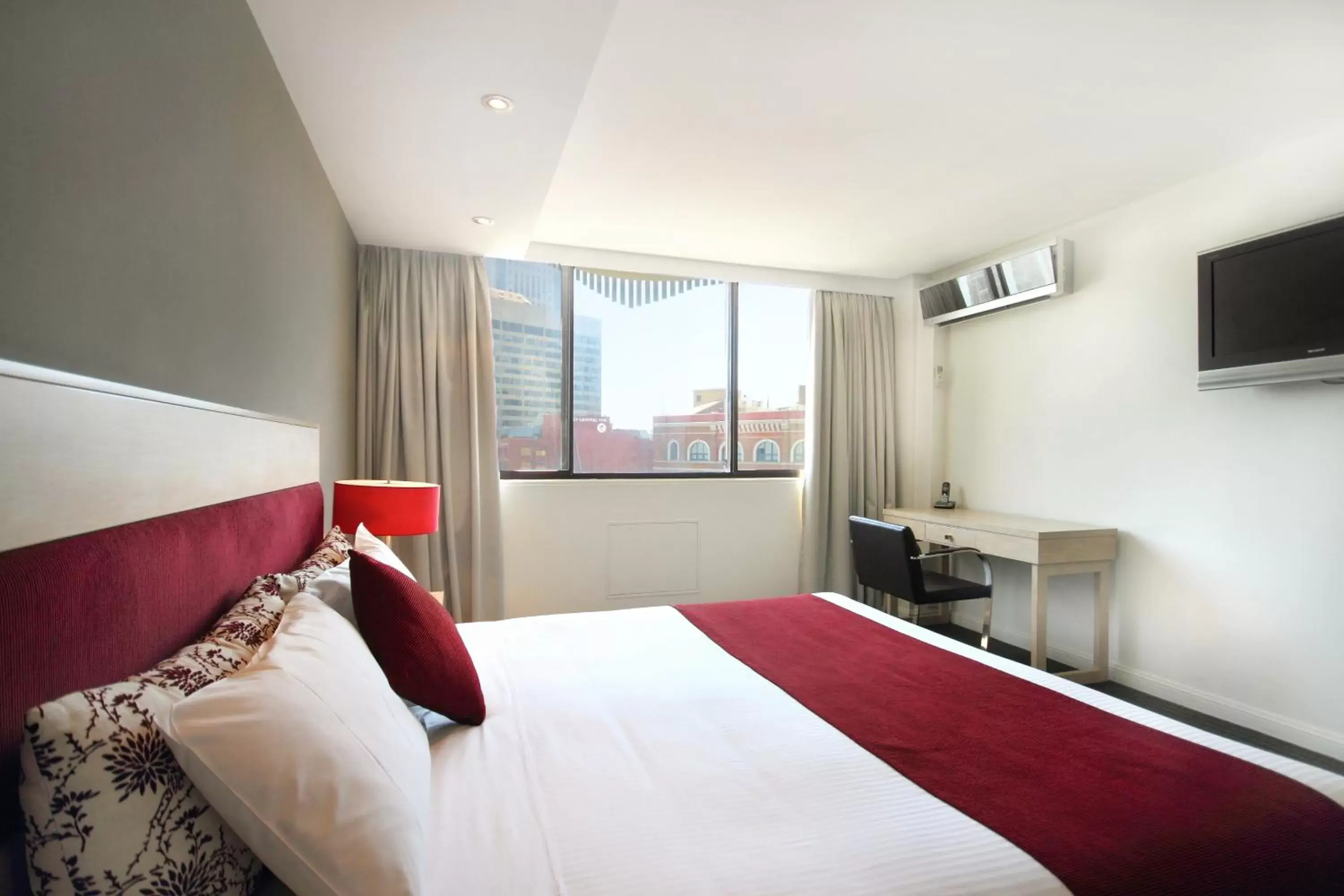Bed in Central Studio Hotel Sydney