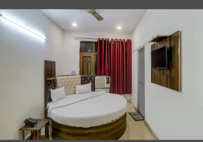 Bed in HOTEL Royal Plaza