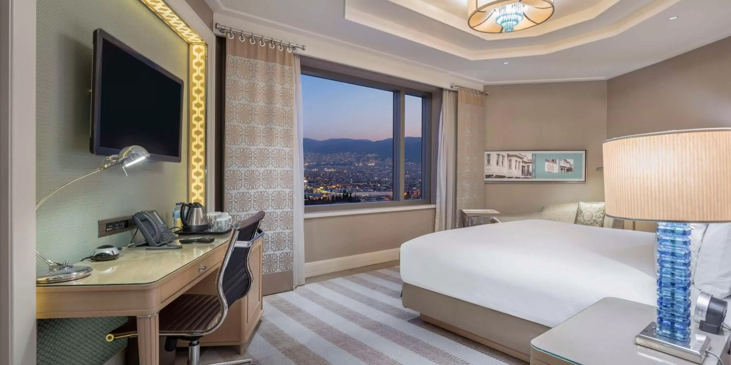 Bed, Mountain View in Hilton Bursa Convention Center & Spa