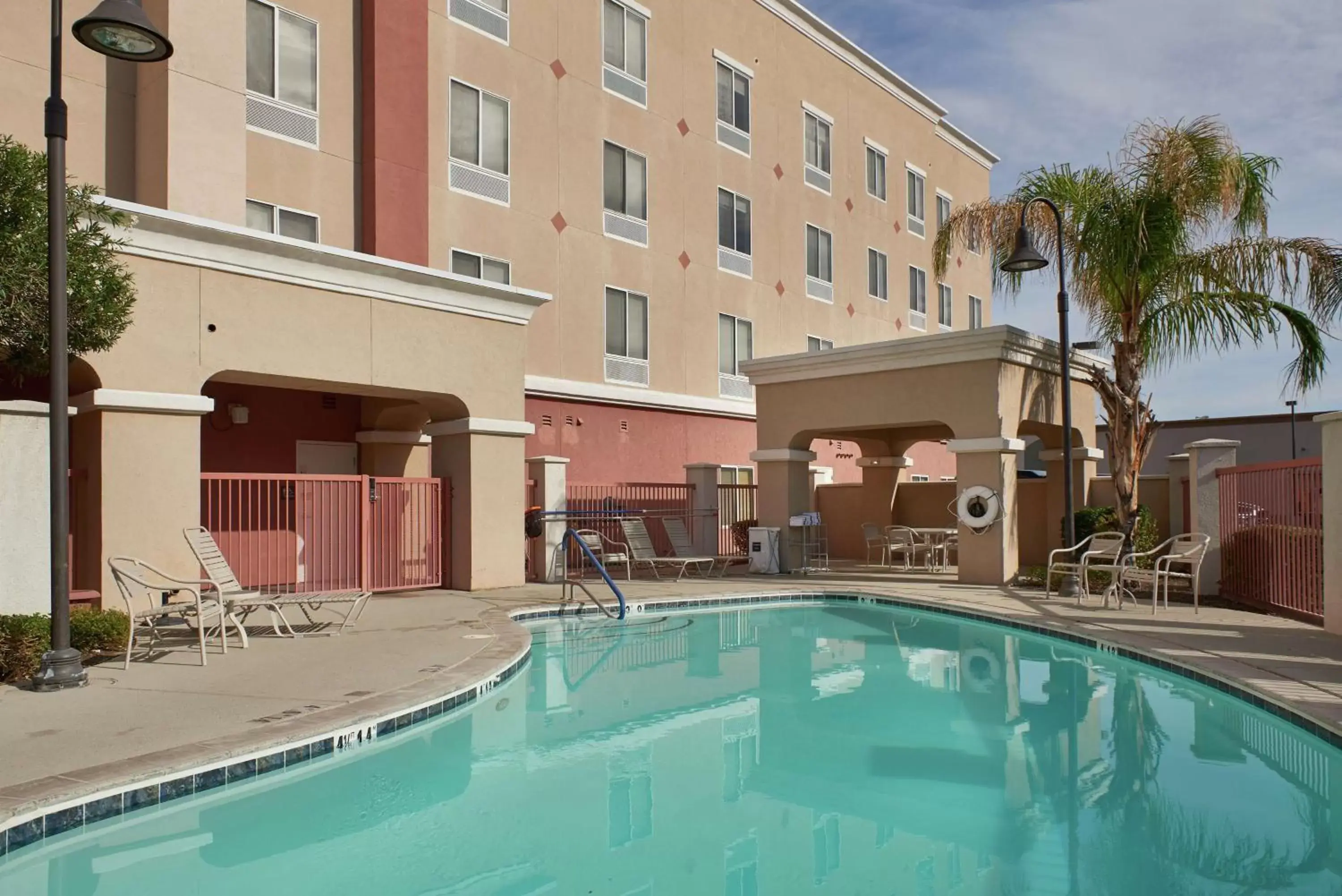 Pool view, Property Building in Hampton Inn & Suites Phoenix-Surprise