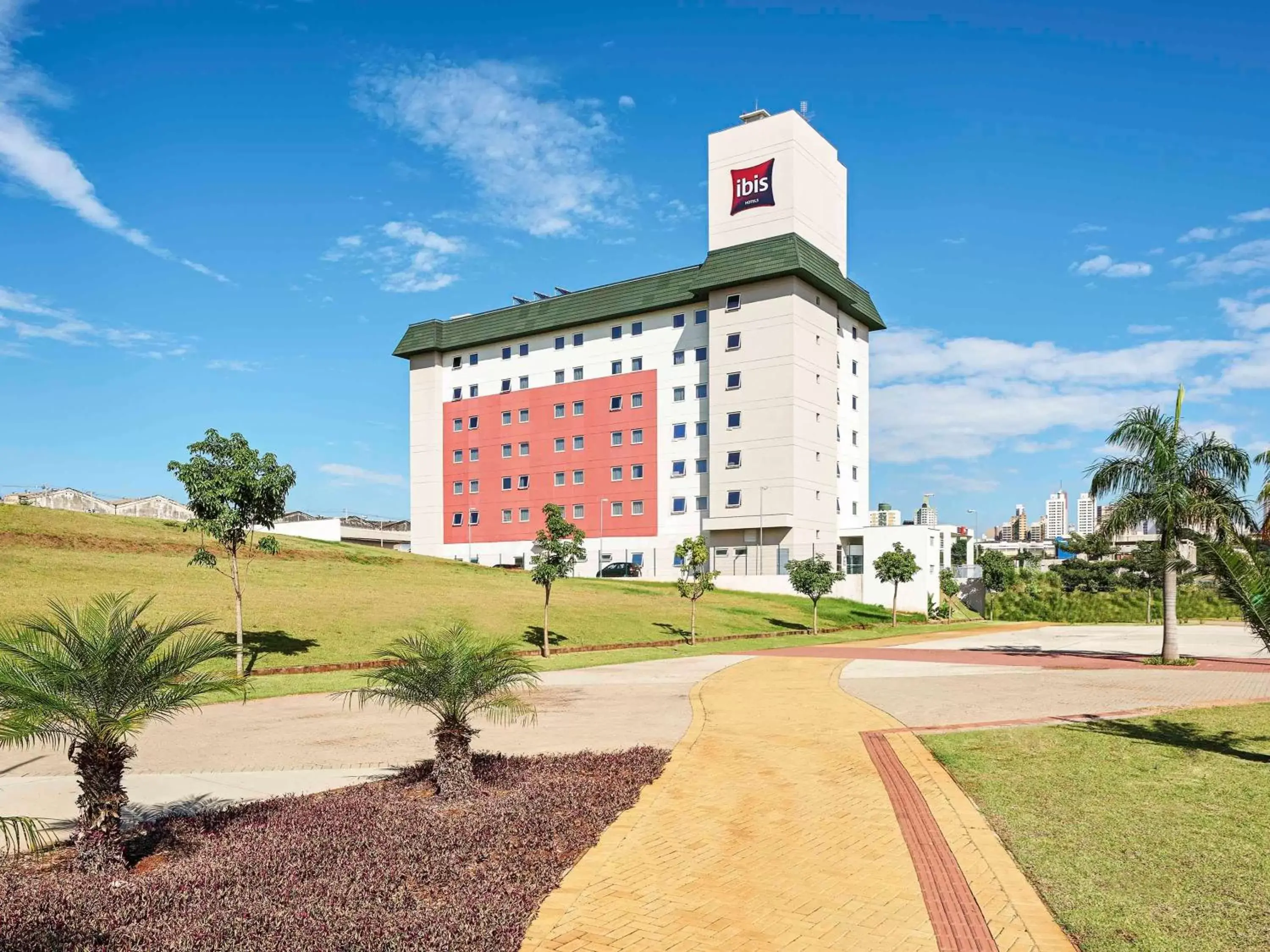 Property Building in ibis Londrina Shopping