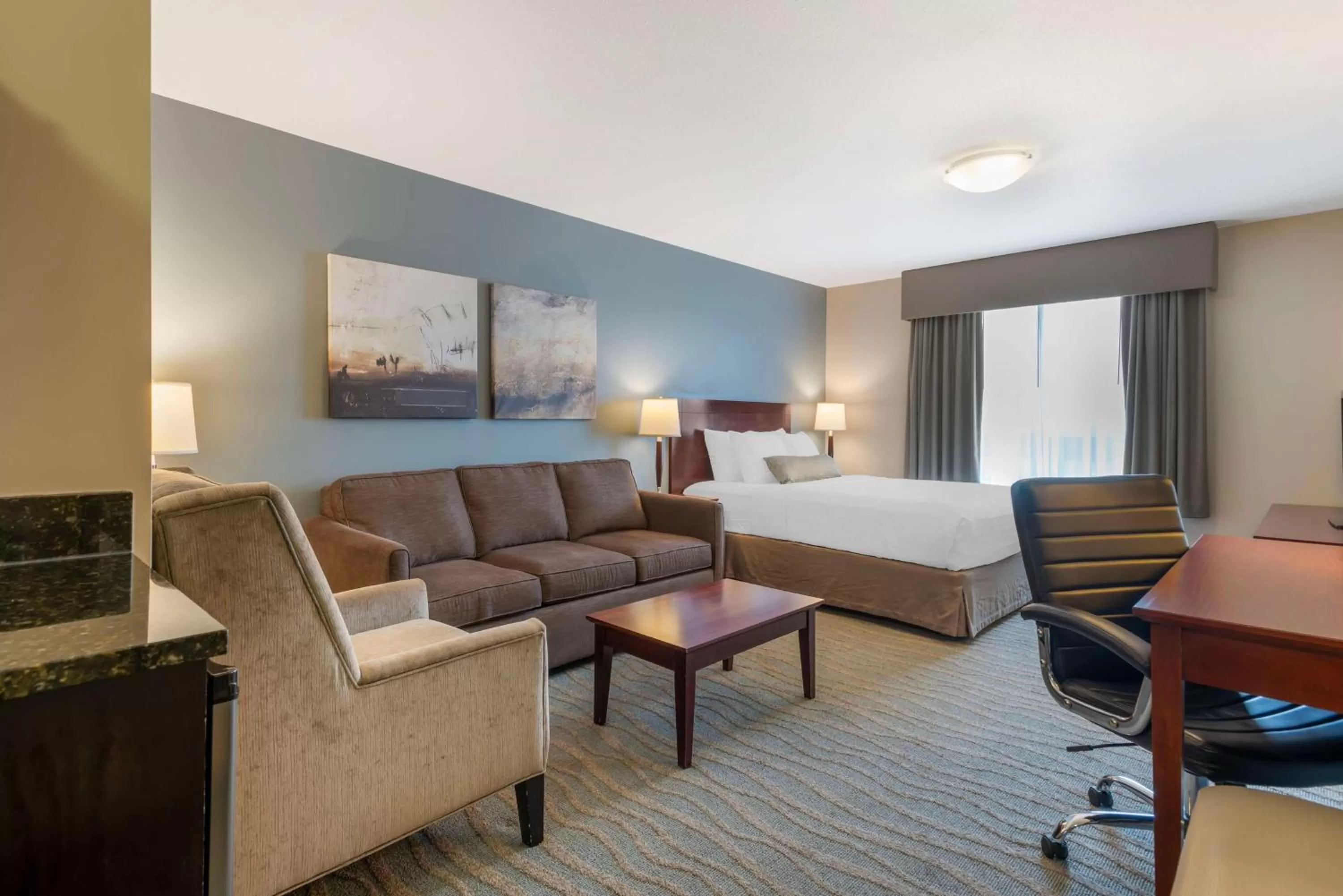 Bedroom in Best Western Rocky Mountain House Inn & Suites