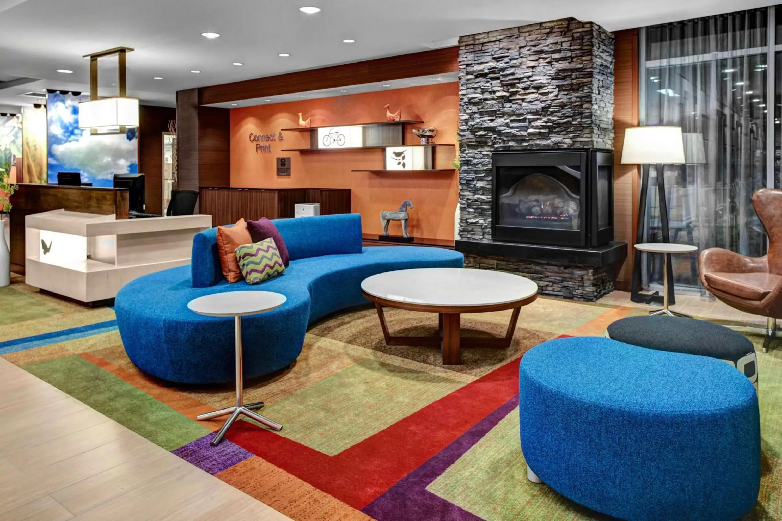 Lobby or reception, Lounge/Bar in Fairfield Inn & Suites by Marriott Lansing at Eastwood