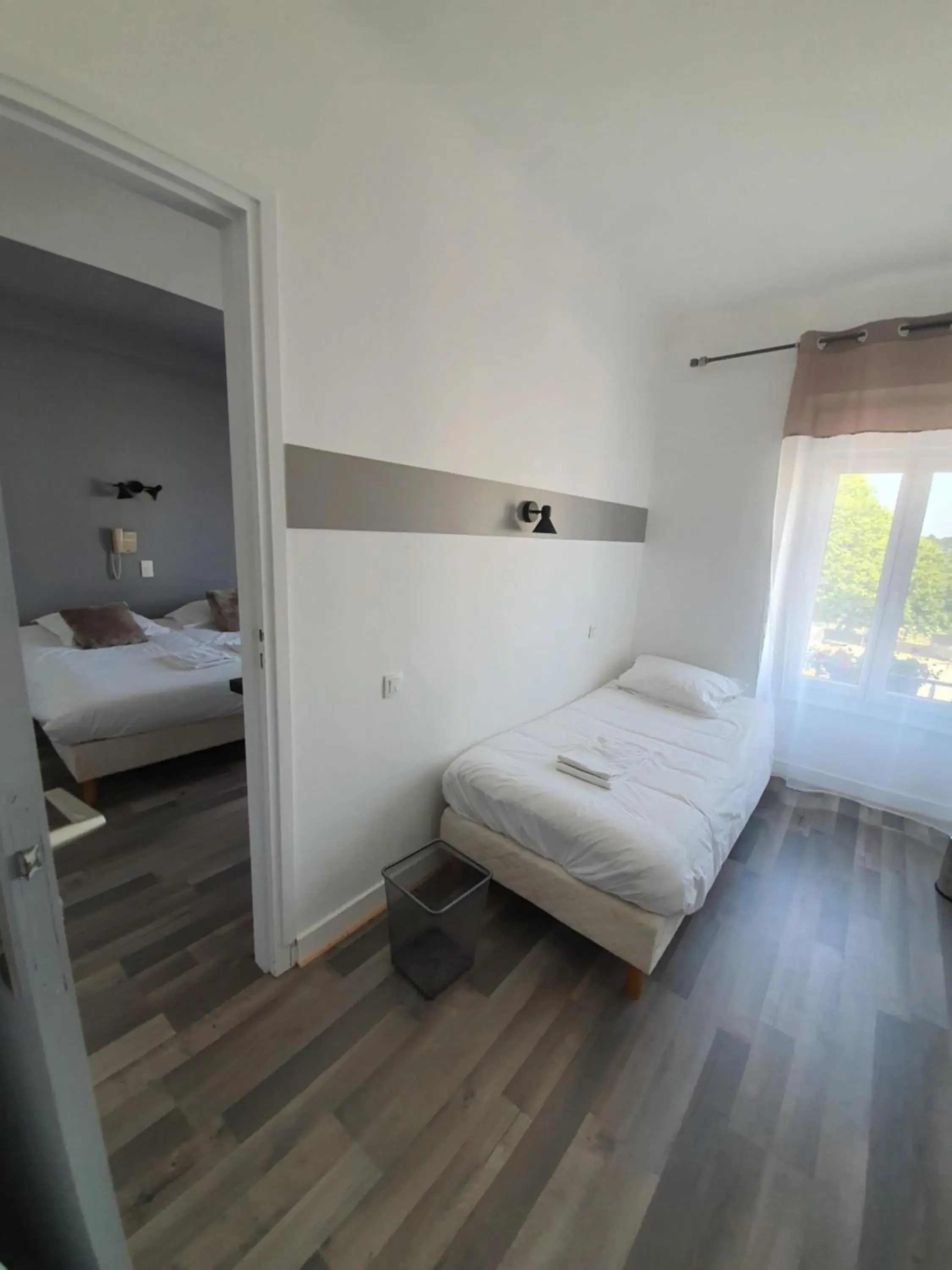 Bedroom, Bed in La Marine
