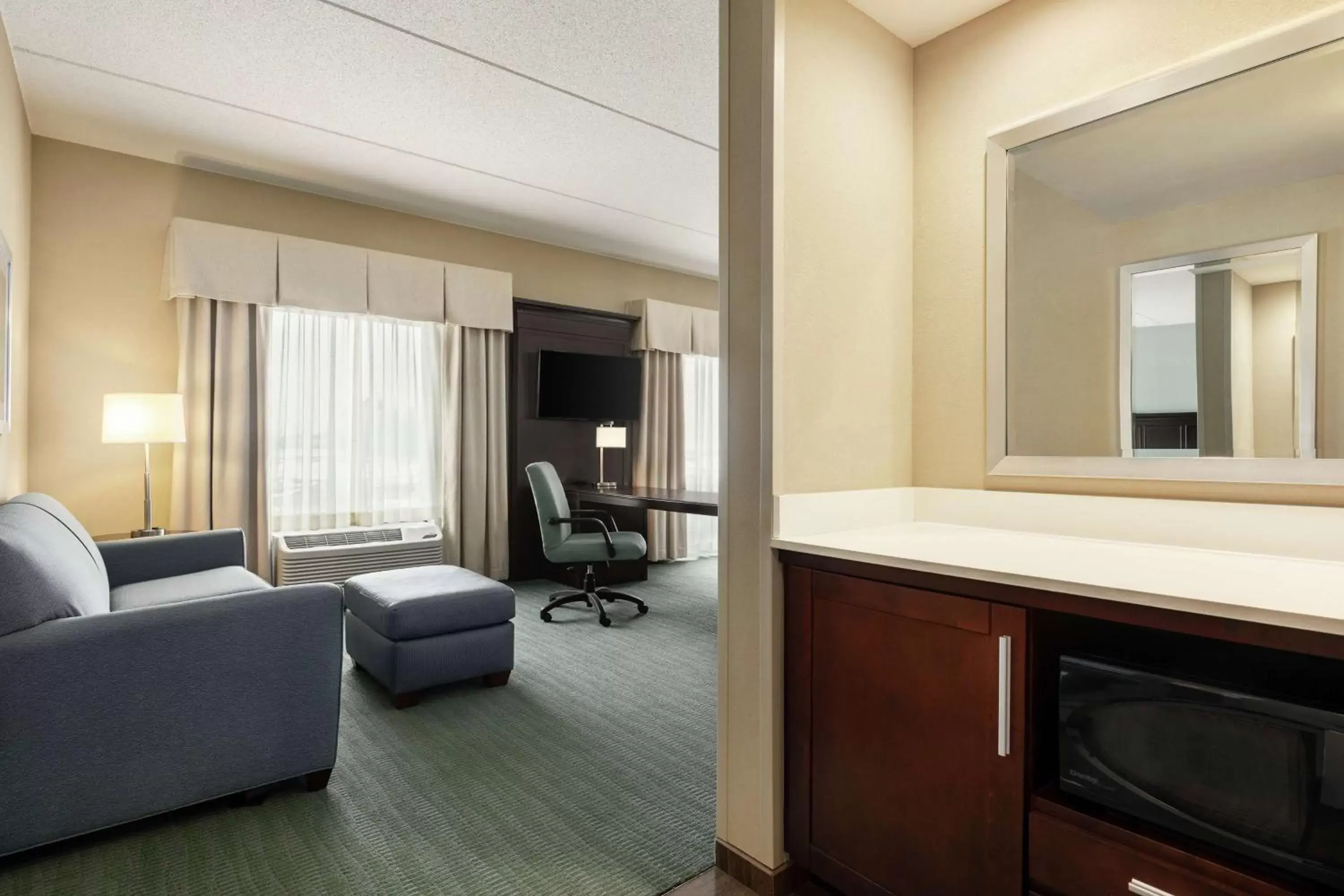 Photo of the whole room, TV/Entertainment Center in Hampton Inn & Suites Mount Joy/Lancaster West, Pa