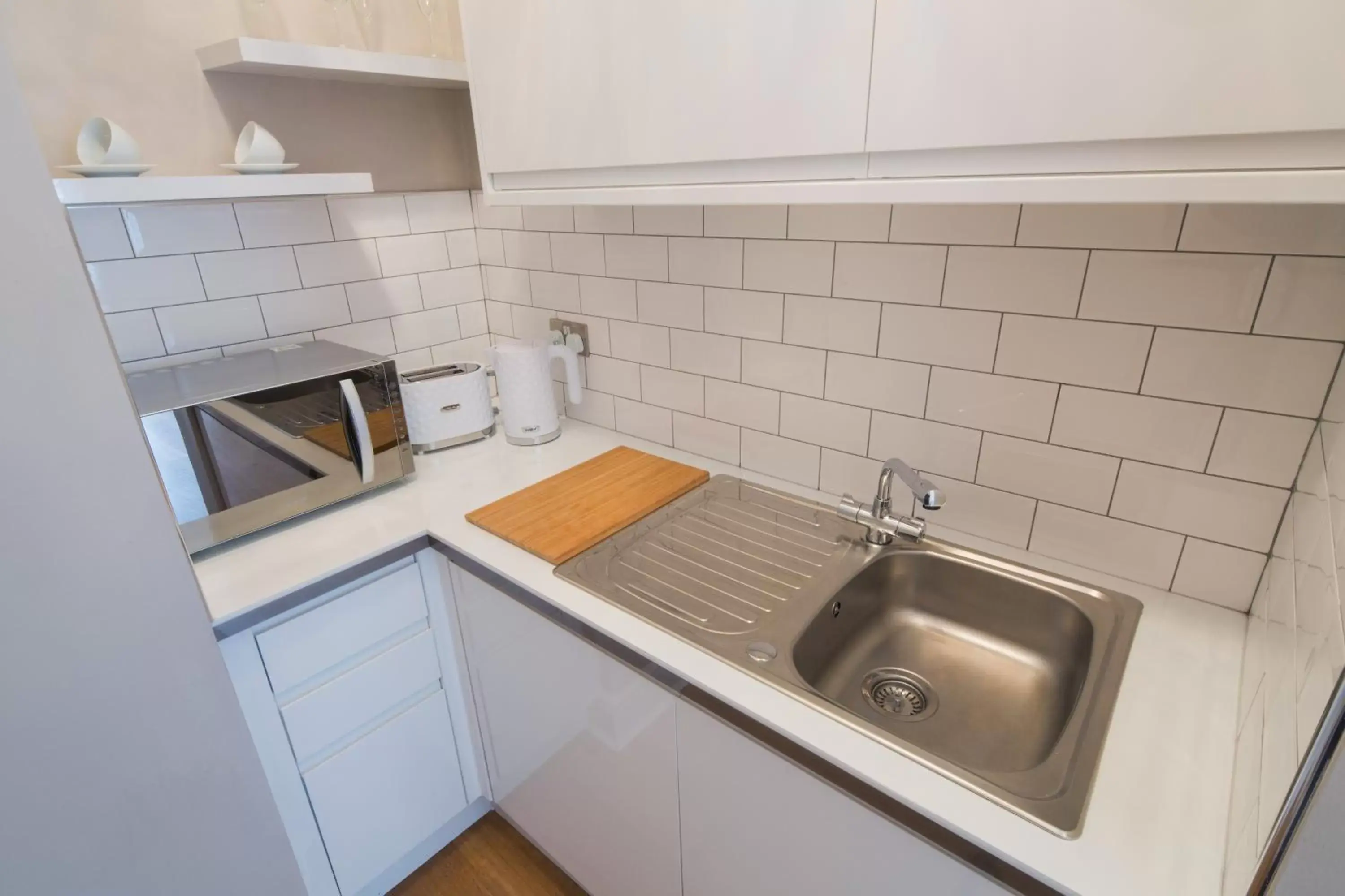 Kitchen or kitchenette, Kitchen/Kitchenette in Edinburgh Castle Apartments