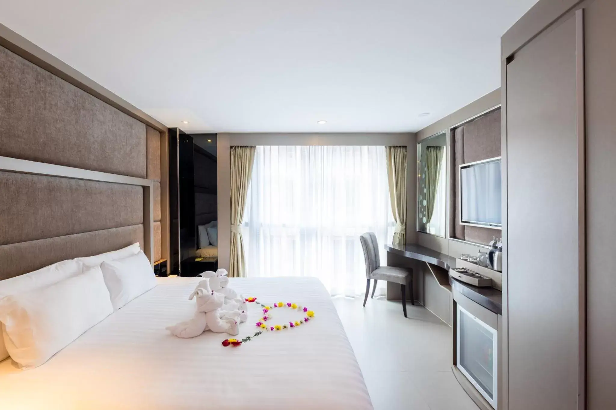 Photo of the whole room in Centara Azure Hotel Pattaya Photo of the whole room in Centara Azure Hotel Pattaya