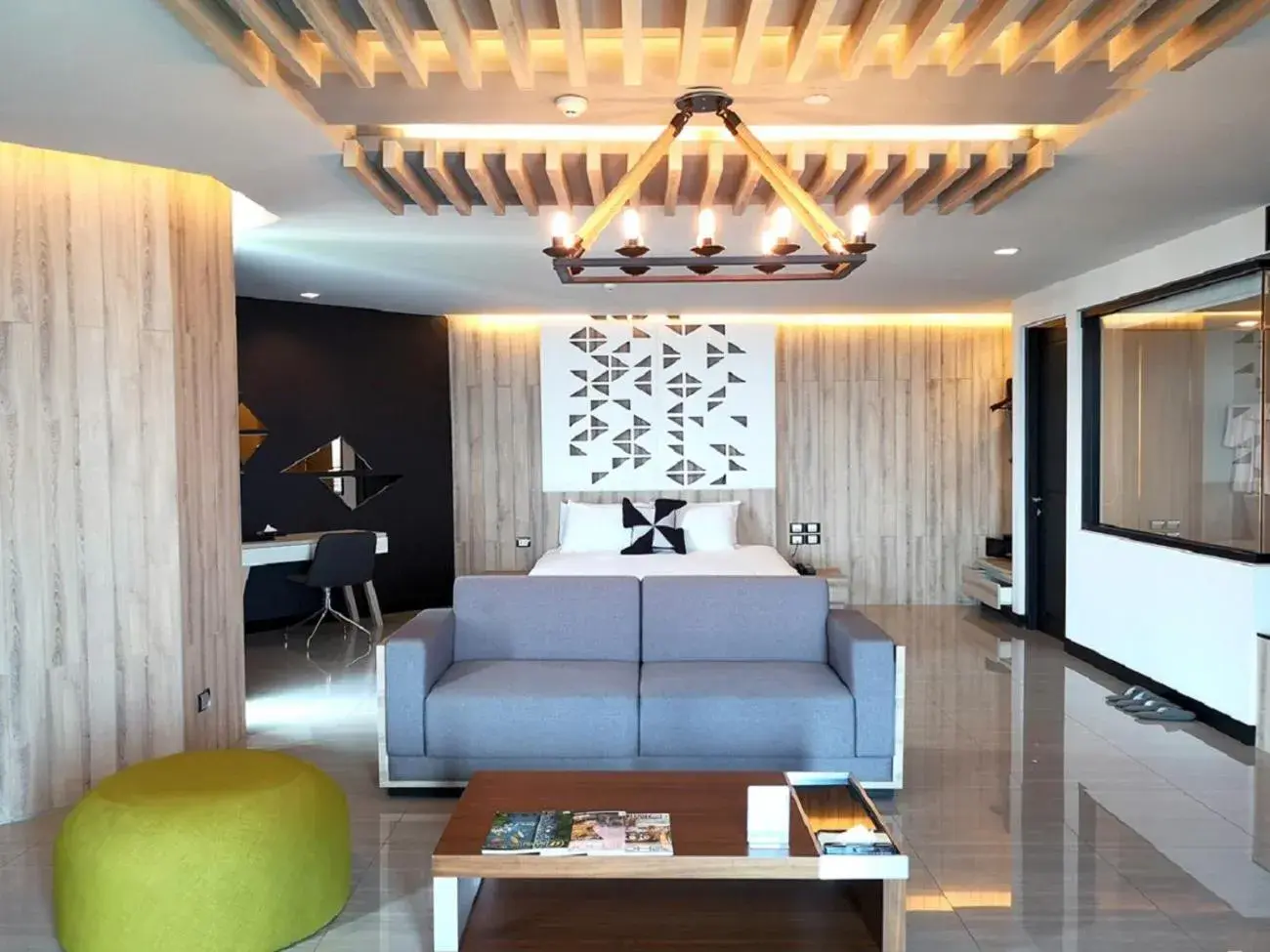 Living room, Bed in Tsix5 Phenomenal Hotel Pattaya