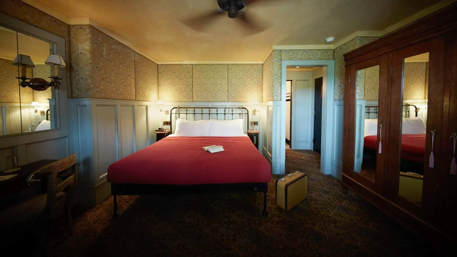 Photo of the whole room, Bed in The Jane Hotel