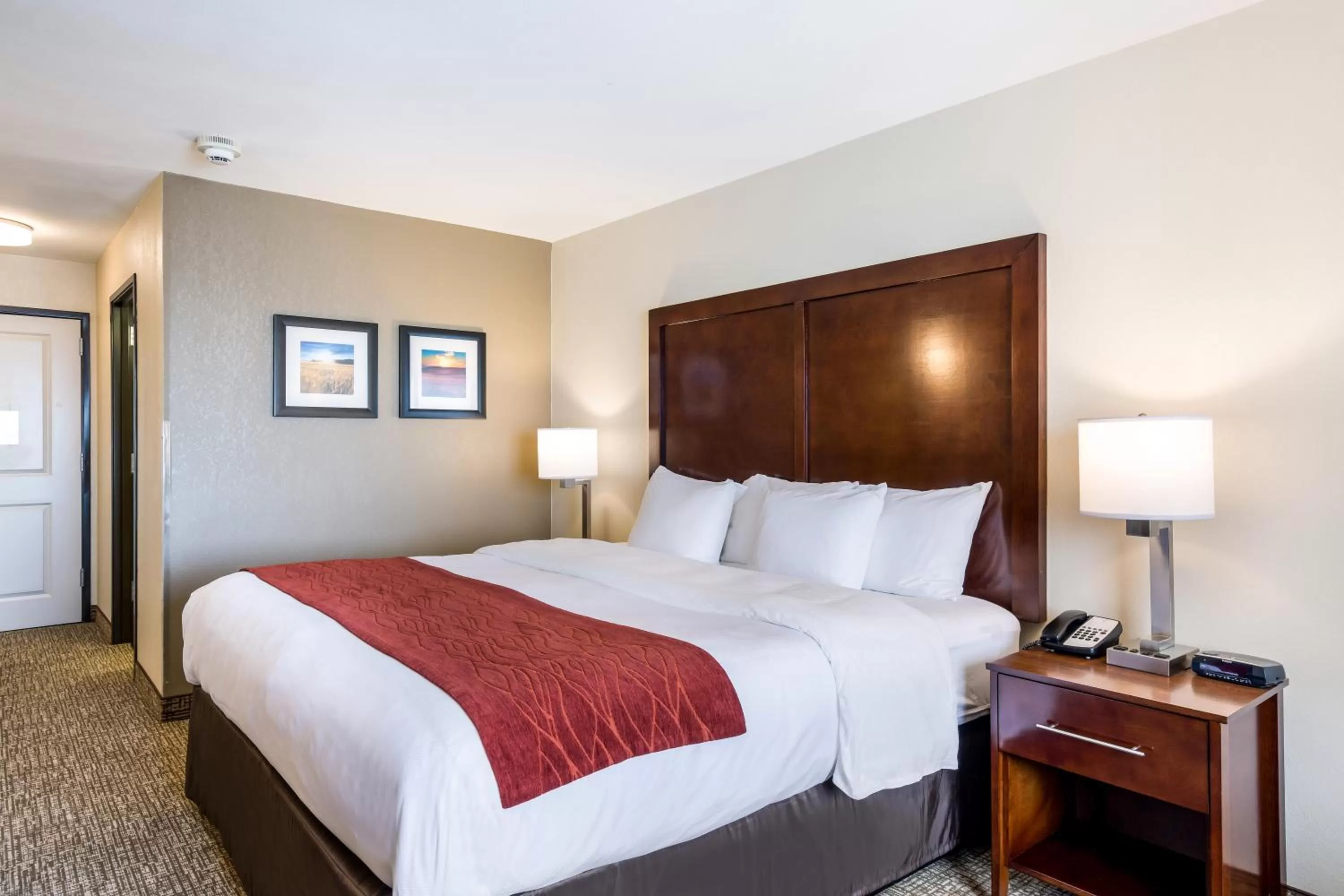 Bedroom, Bed in Comfort Inn Bonner Springs Kansas City