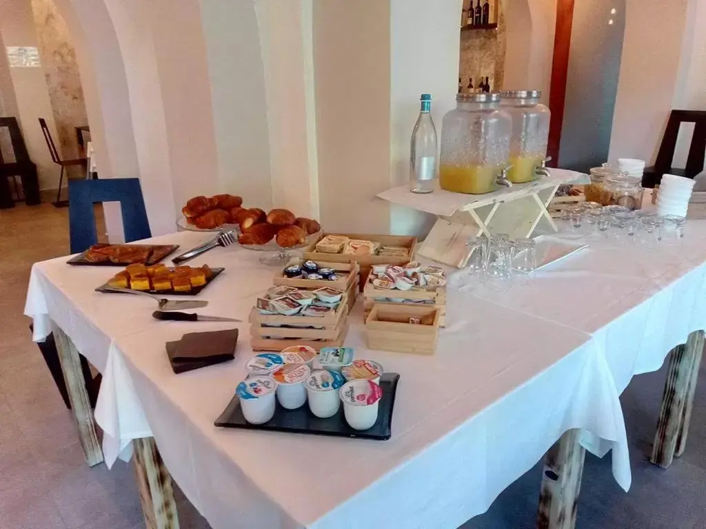 Breakfast in Hotel La Smorfia