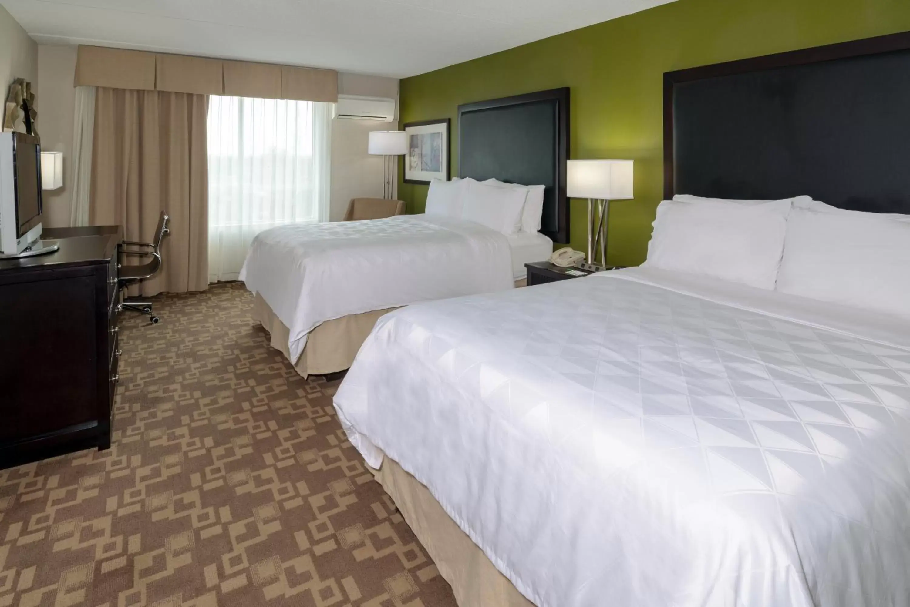 Photo of the whole room, Bed in Holiday Inn Manassas - Battlefield, an IHG Hotel