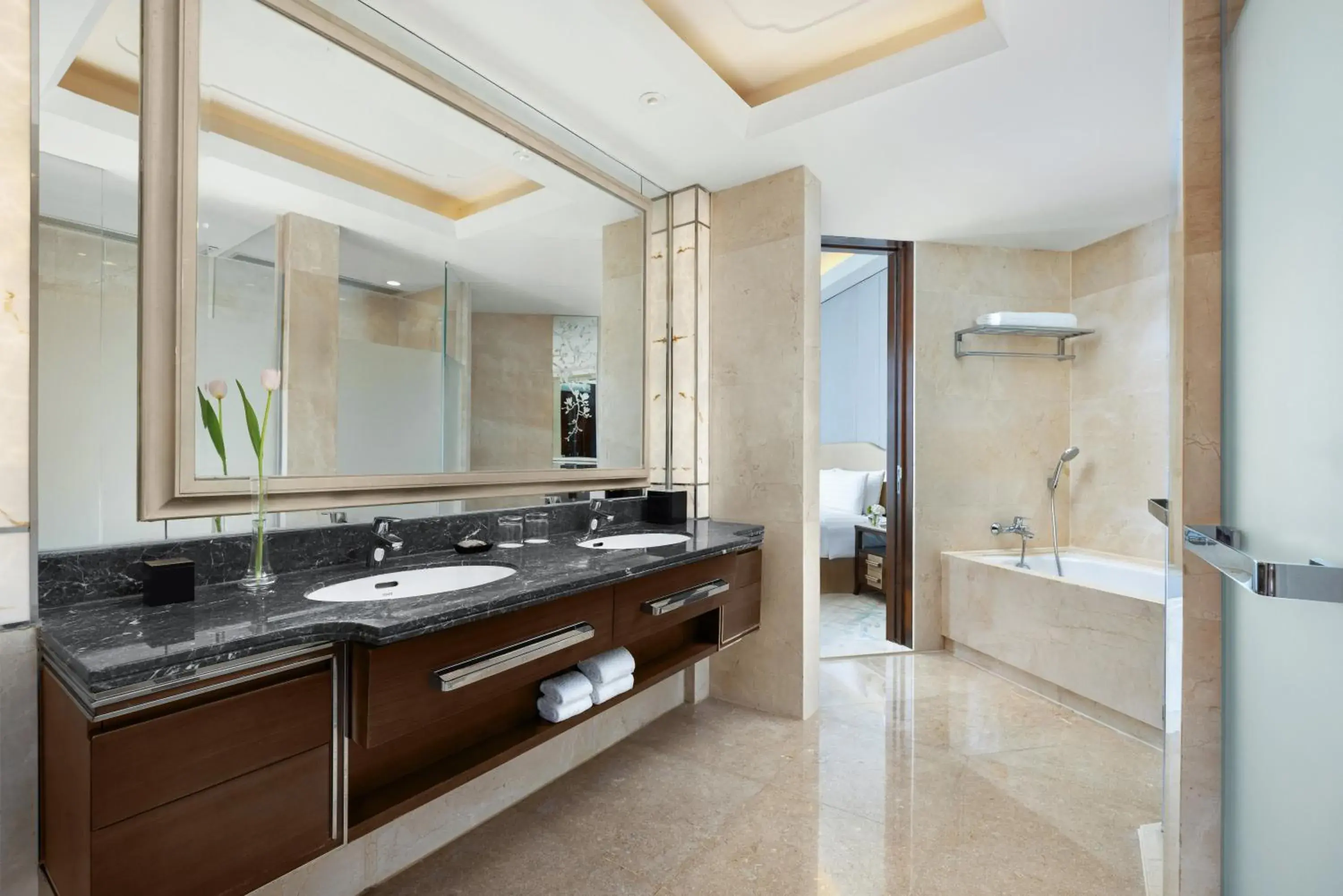 Bathroom in Shangri-La Hefei